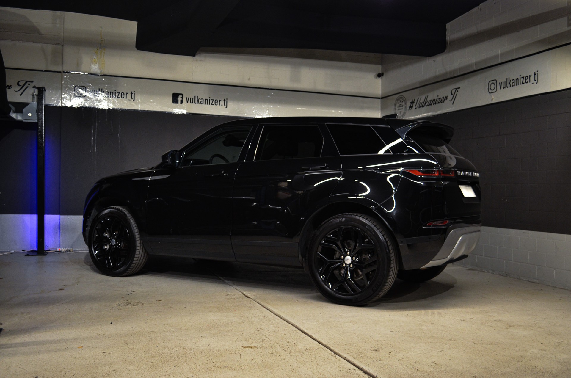 LAND ROVER Range Rover Evoque P 200 MHEV HSE AT9-image-5