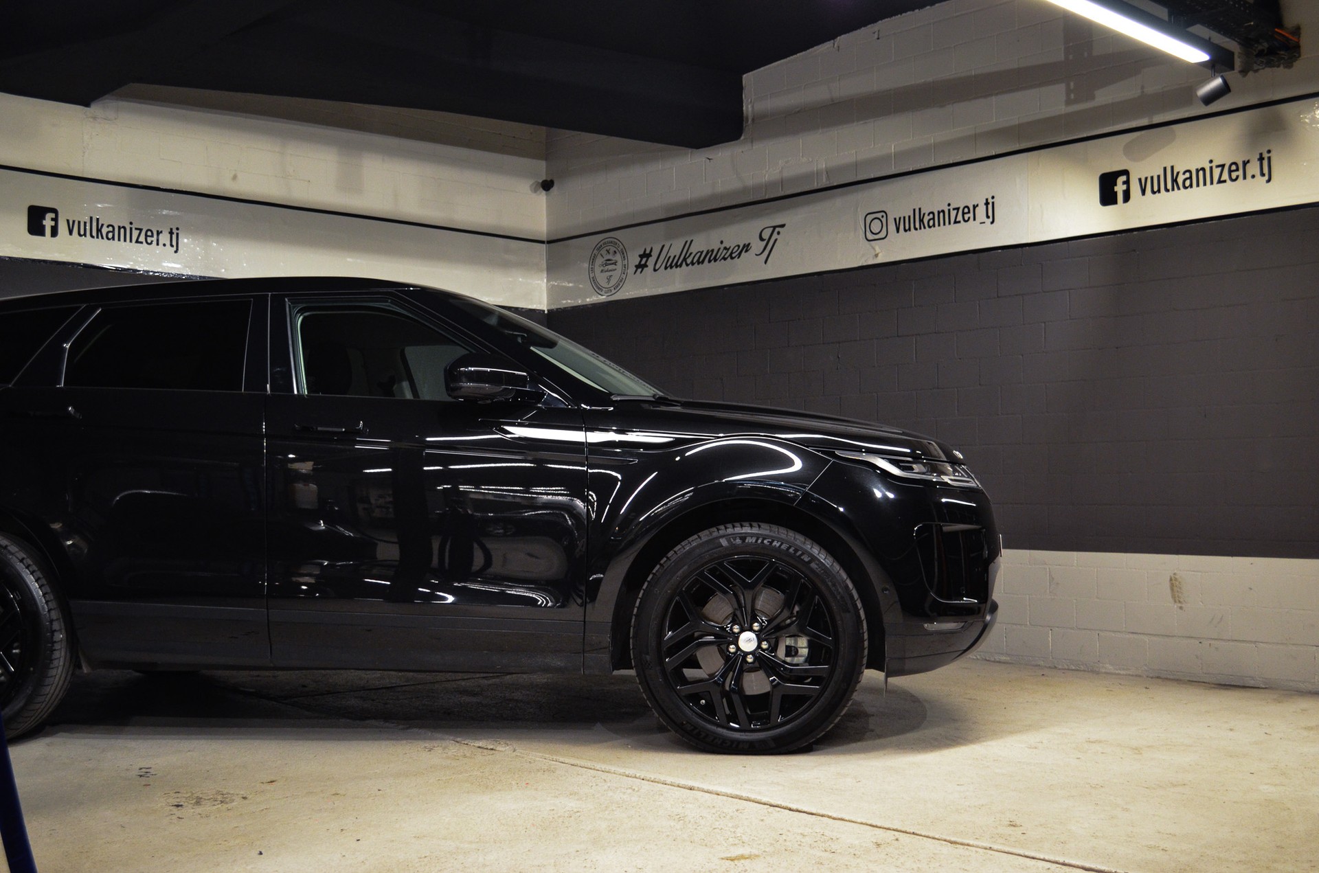 LAND ROVER Range Rover Evoque P 200 MHEV HSE AT9