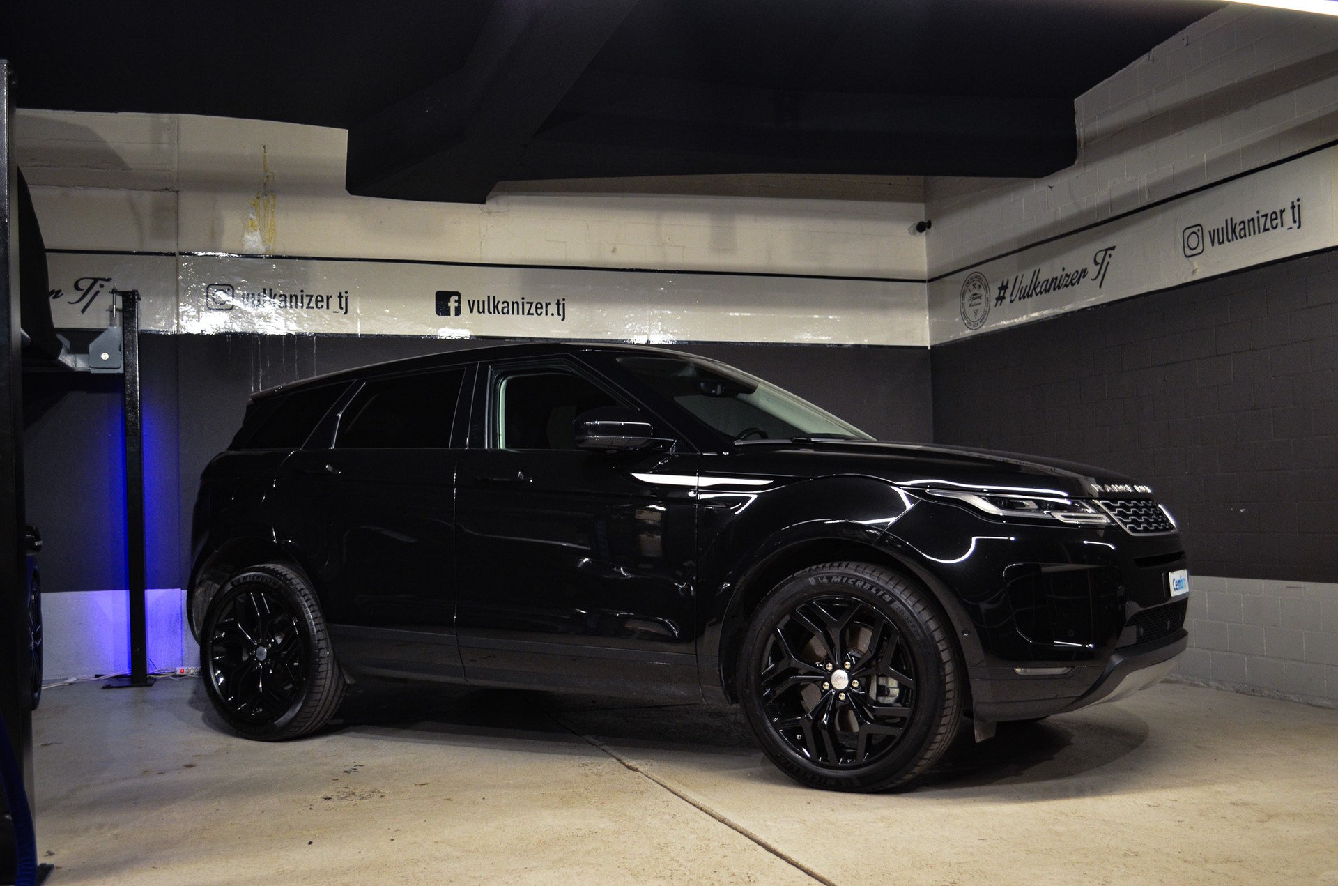 LAND ROVER Range Rover Evoque P 200 MHEV HSE AT9-showroom-element-1