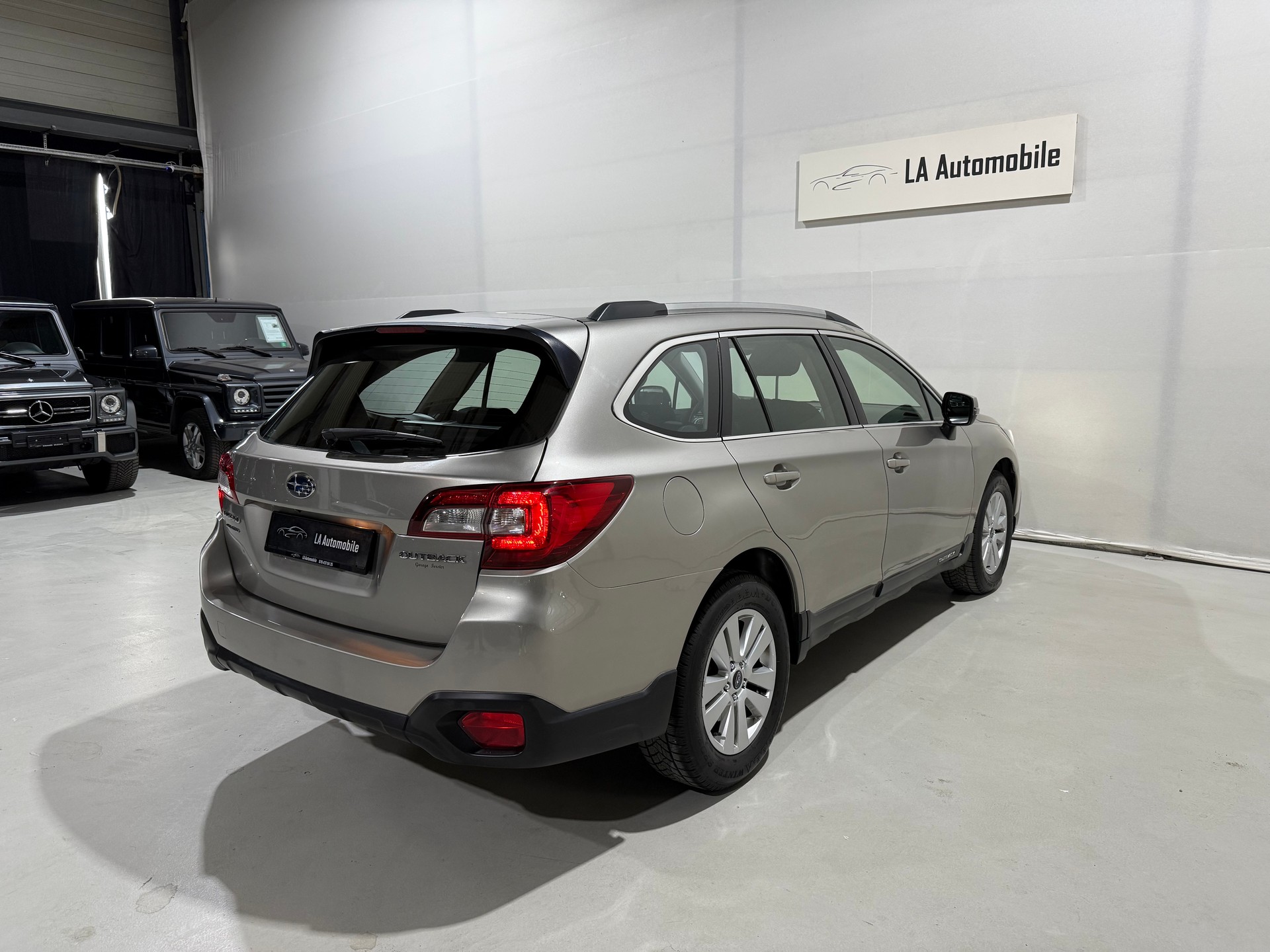 SUBARU Outback 2.5i Luxury AWD Lineartronic-image-8