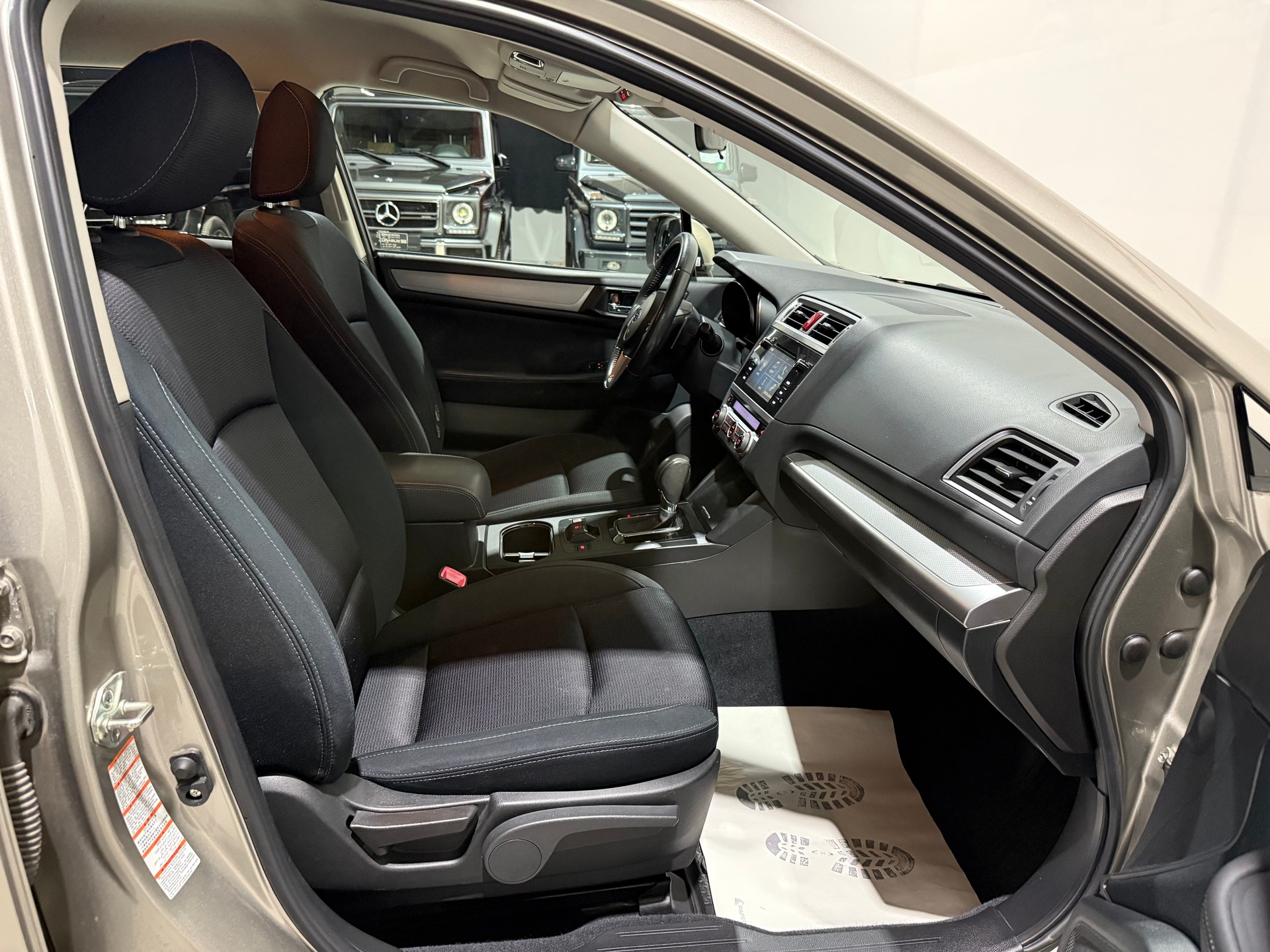 SUBARU Outback 2.5i Luxury AWD Lineartronic-image-13
