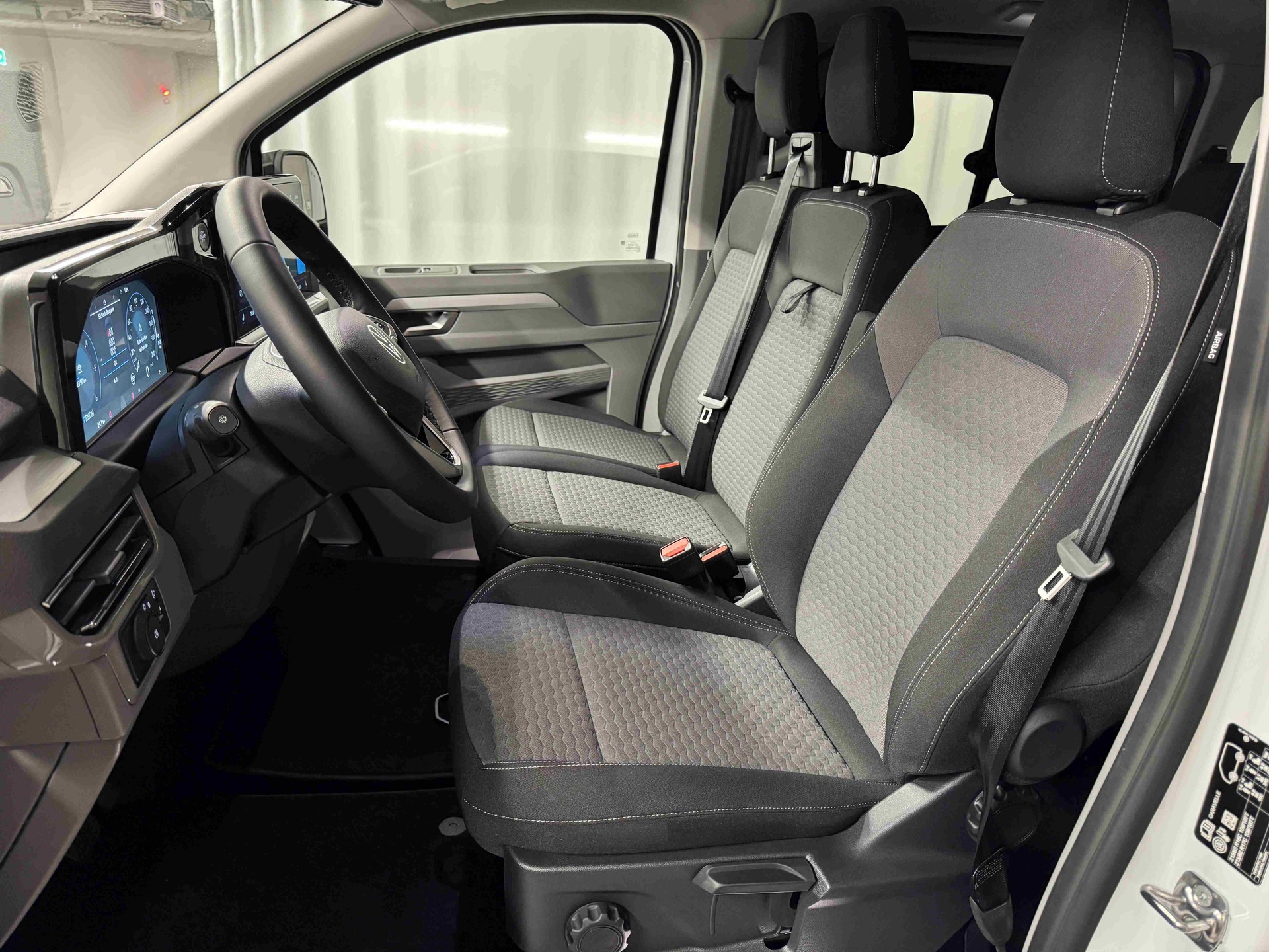 VW Caravelle 2.0 TDI Life LWB 4 Motion Aut 8-image-7