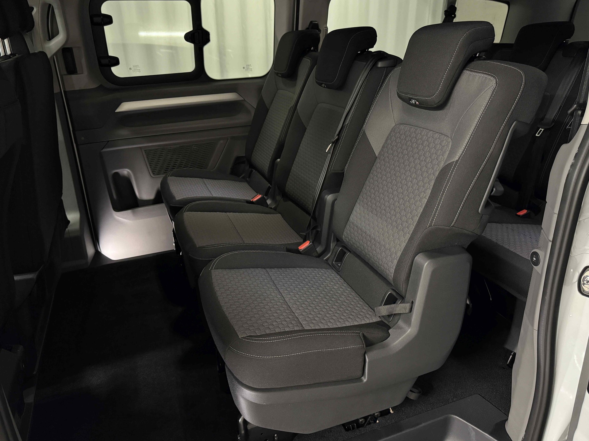 VW Caravelle 2.0 TDI Life LWB 4 Motion Aut 8-image-13