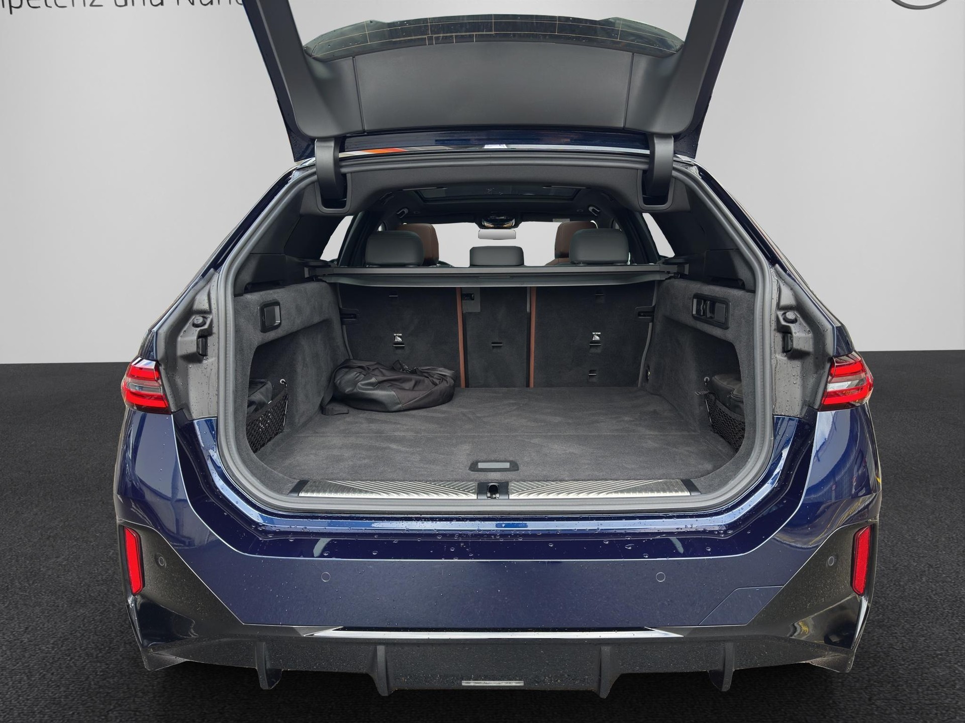 BMW i5 M60 xDrive Touring-image-22