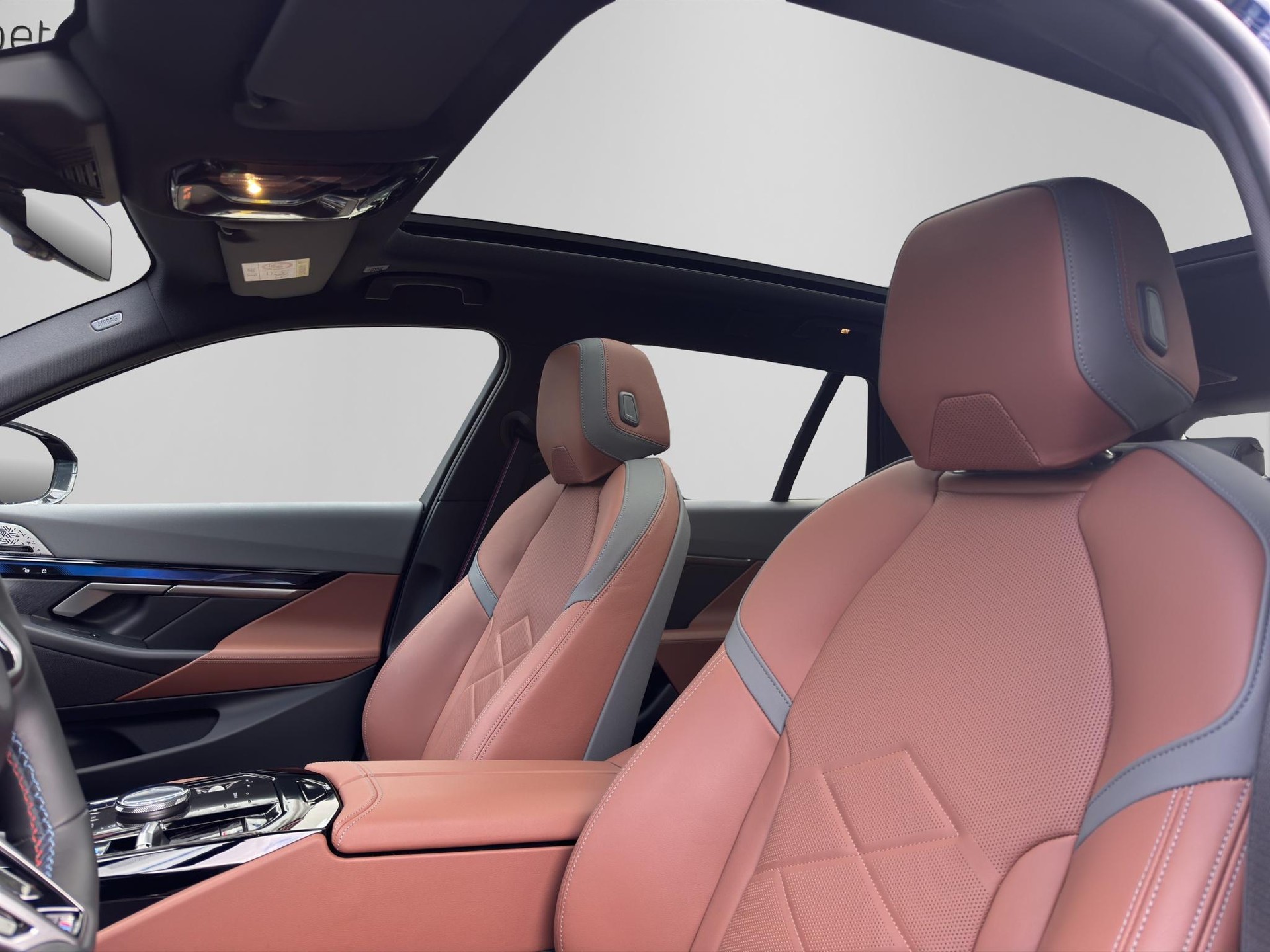 BMW i5 M60 xDrive Touring-image-11