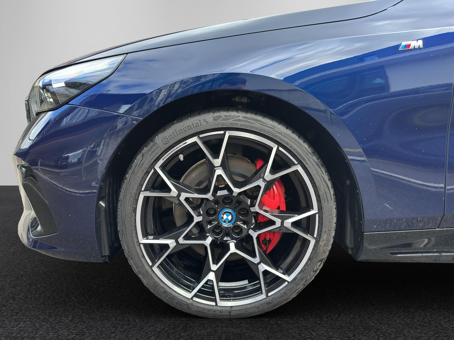 BMW i5 M60 xDrive Touring-image-9