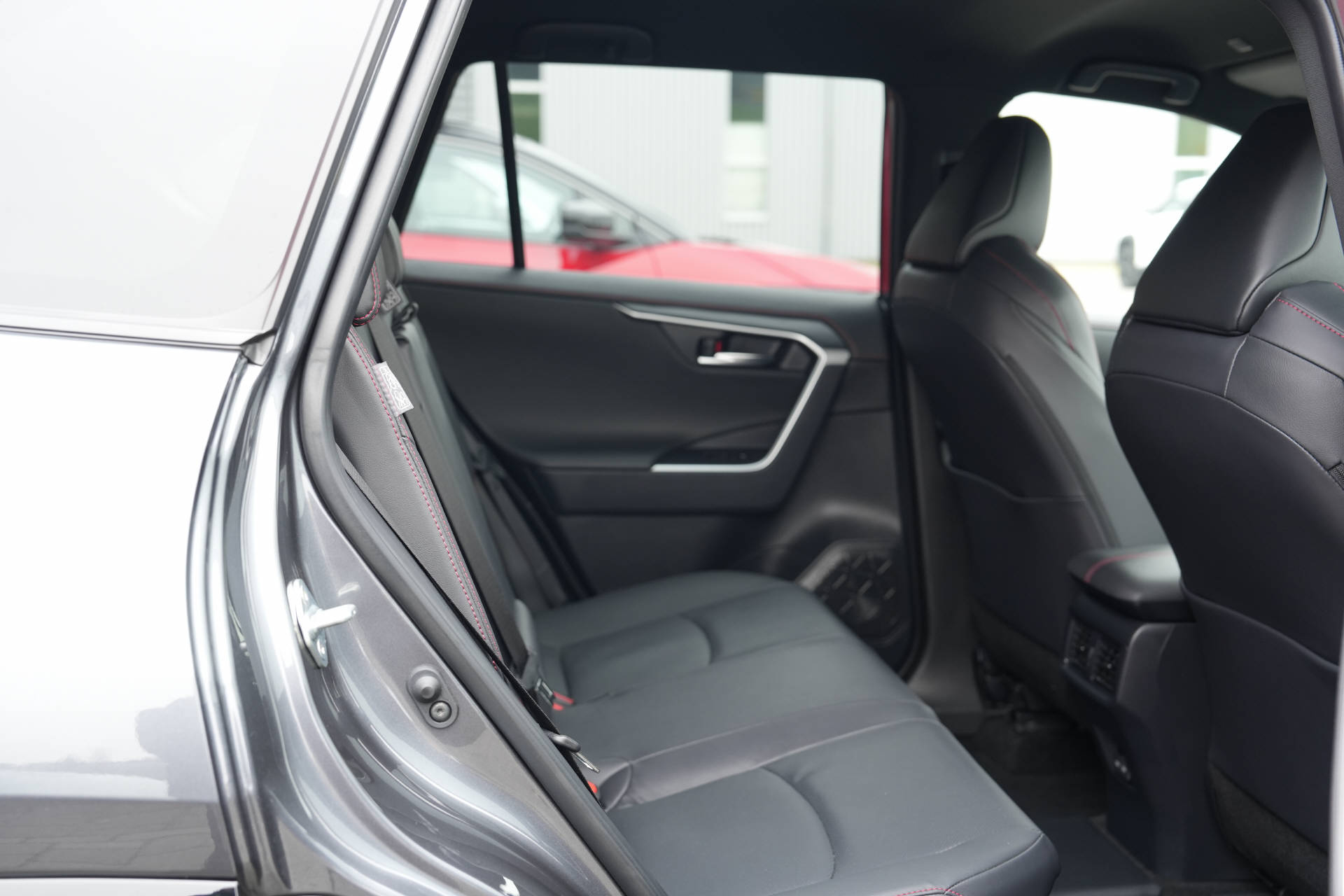 TOYOTA RAV-4 2.5 Plug-In-Hybrid Platinum-image-10