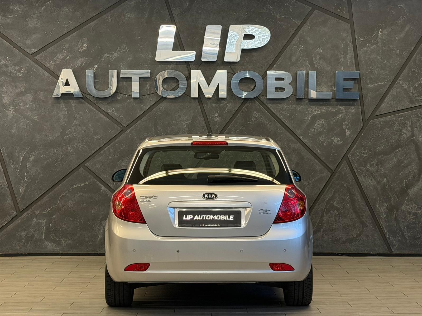KIA Cee'd 2.0 16V Style-image-6