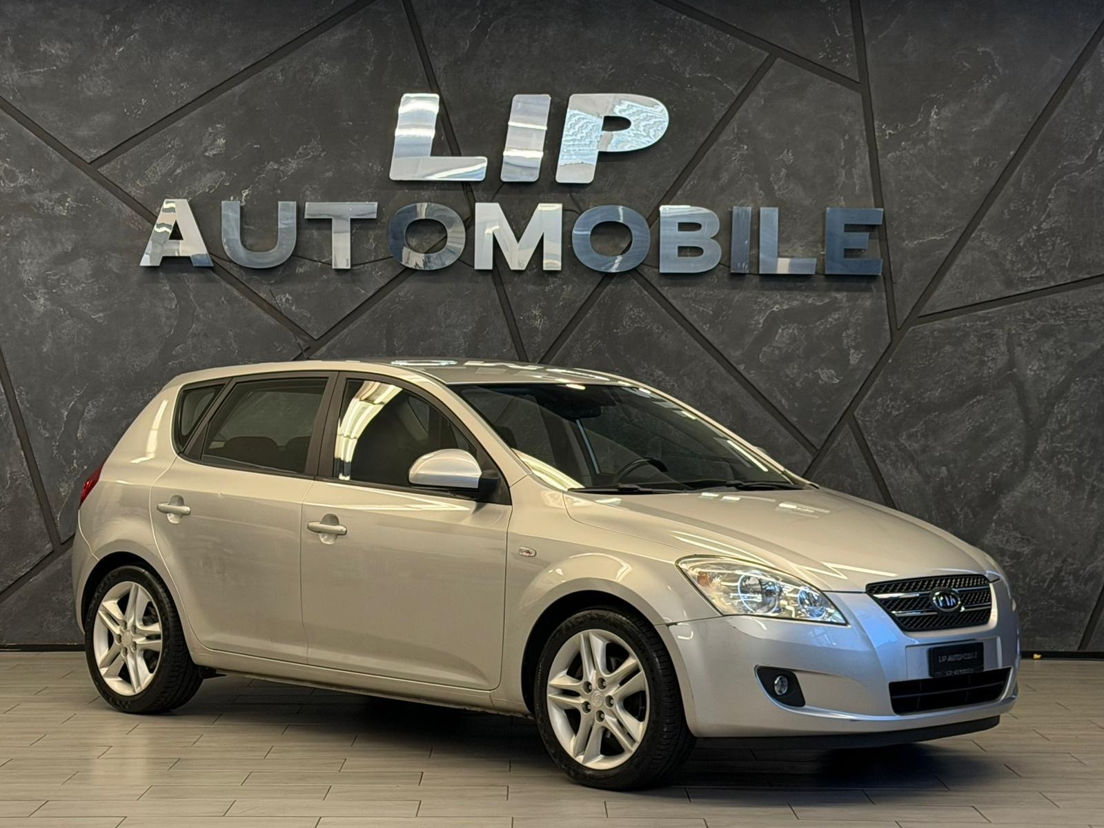 KIA Cee'd 2.0 16V Style-image-2