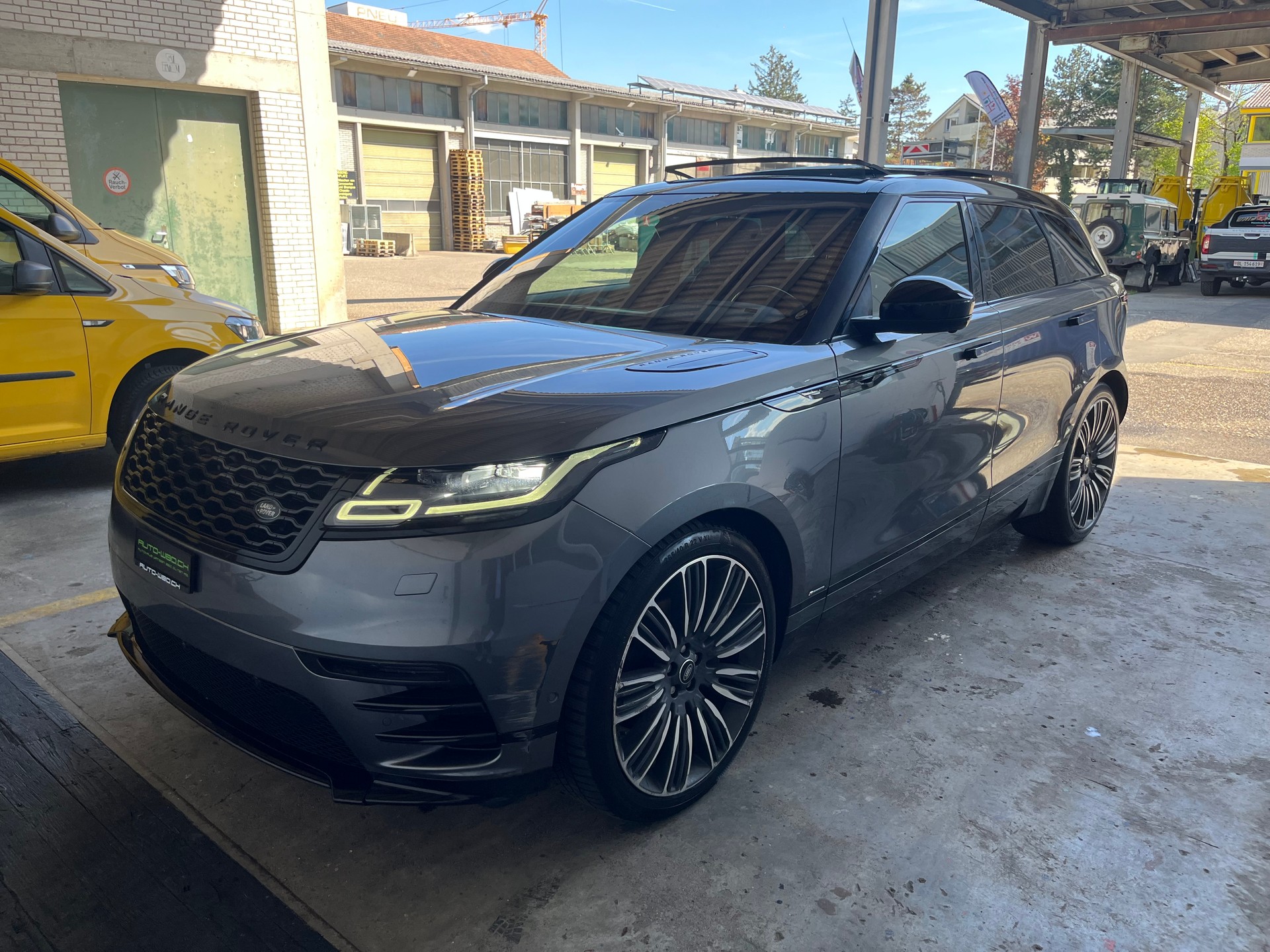 LAND ROVER Range Rover Velar R-Dynamic D 300 HSE Automatic-image-4