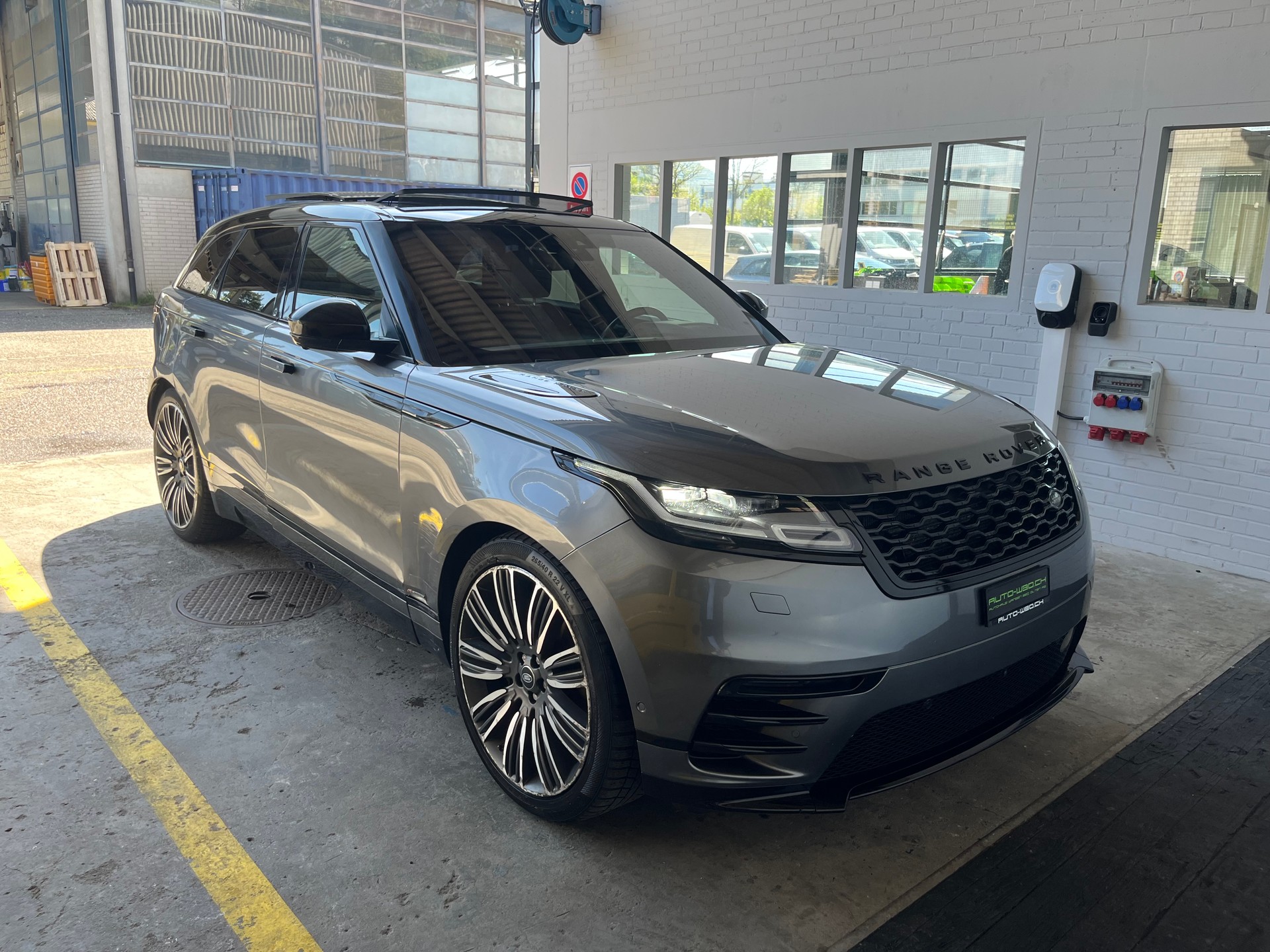 LAND ROVER Range Rover Velar R-Dynamic D 300 HSE Automatic-image-0