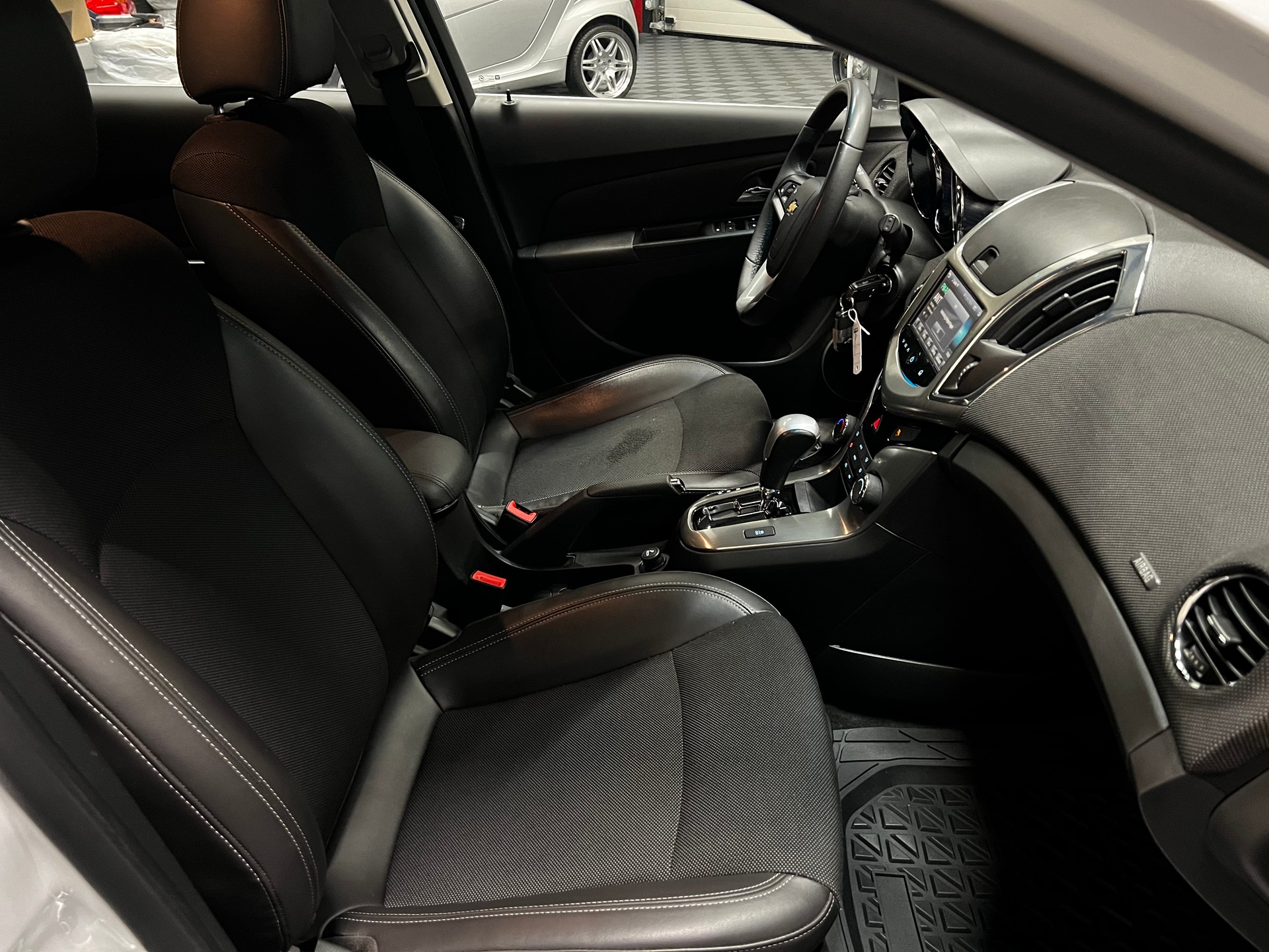 CHEVROLET Cruze 1.8 LTZ Automatic-image-8