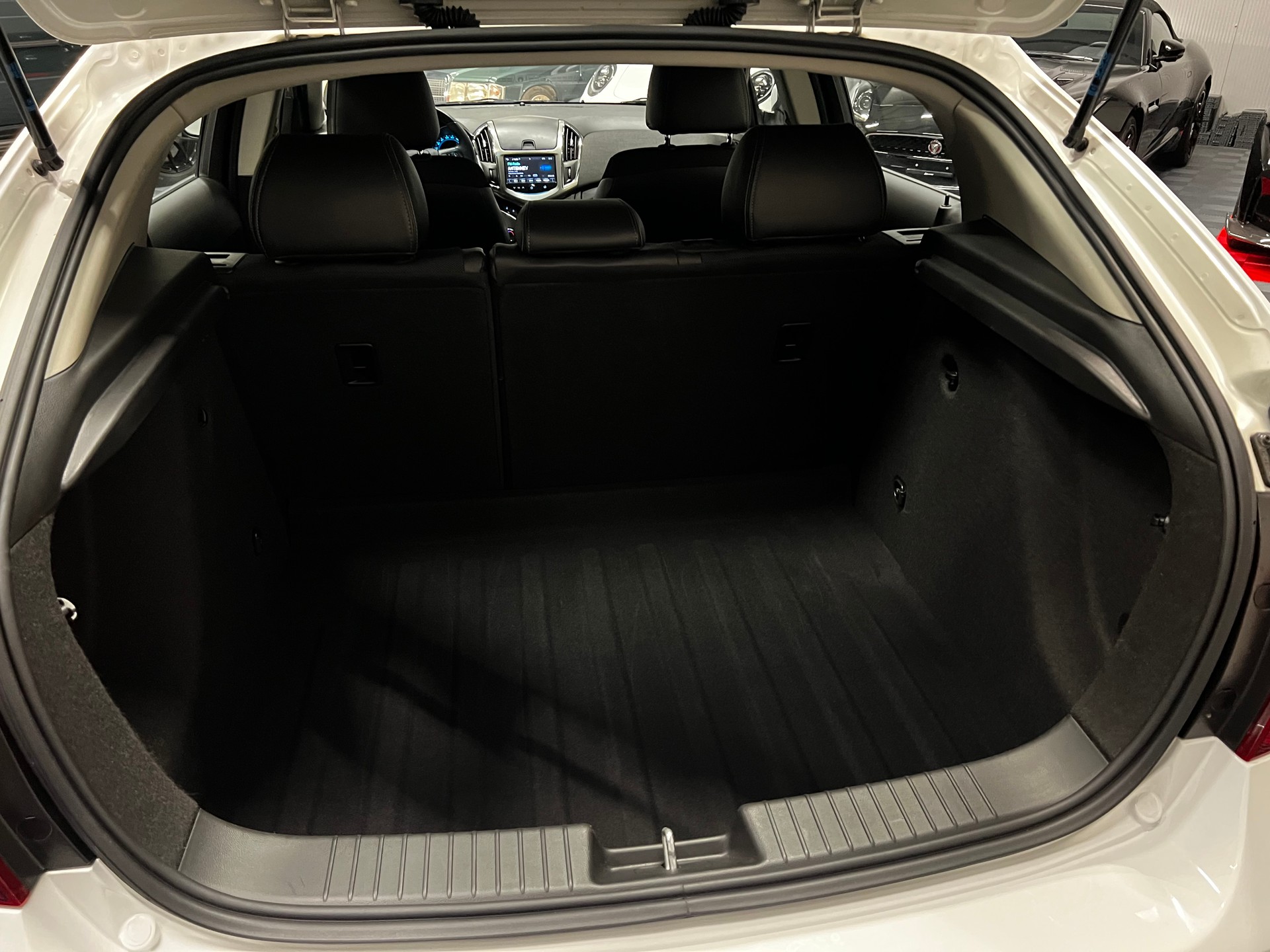 CHEVROLET Cruze 1.8 LTZ Automatic-image-10