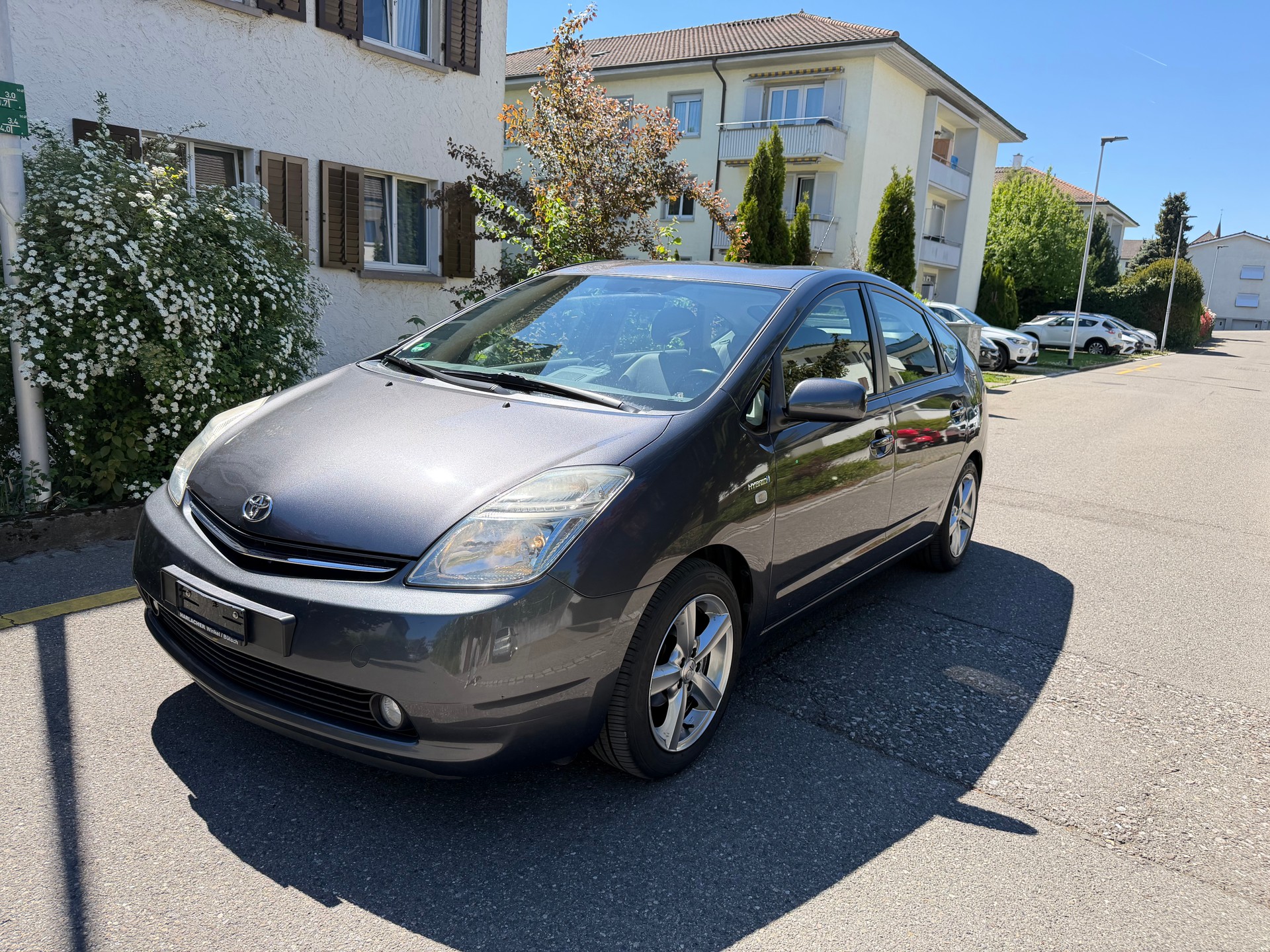 TOYOTA Prius 1.5 16V Hybrid/ FRISCH AB MFK & SERVICE . GUT ZUSTAND-image-1