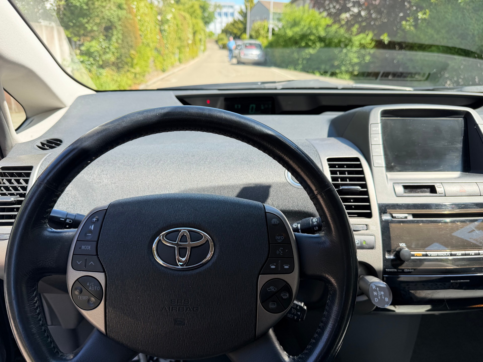 TOYOTA Prius 1.5 16V Hybrid/ FRISCH AB MFK & SERVICE . GUT ZUSTAND-image-9