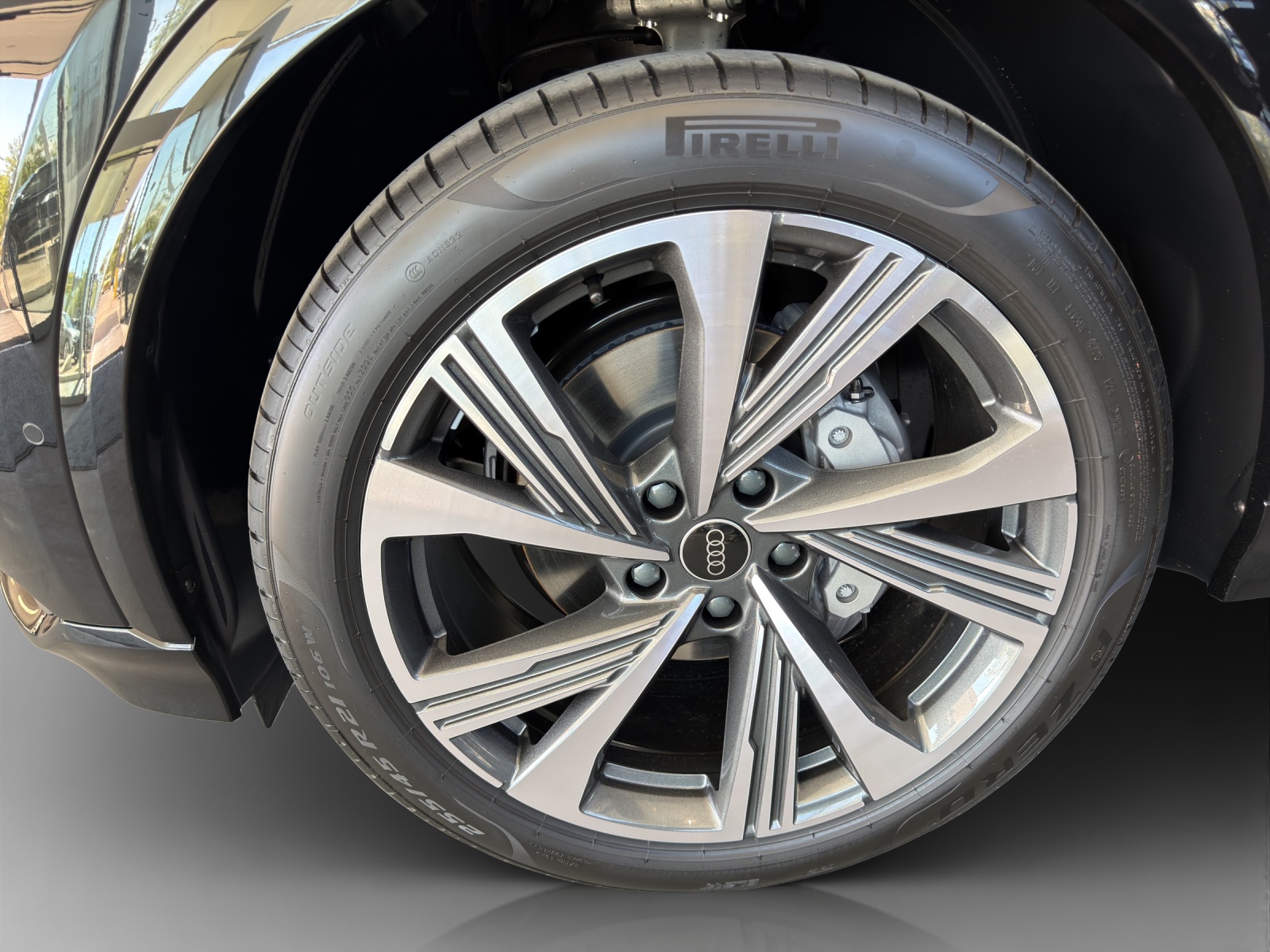 AUDI Q6 e-tron quattro-image-15