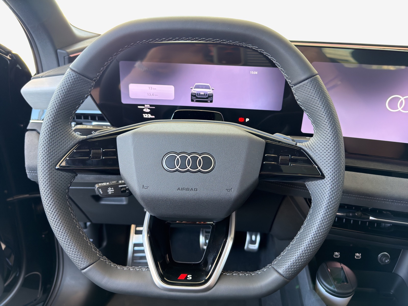 AUDI Q6 e-tron quattro-image-8