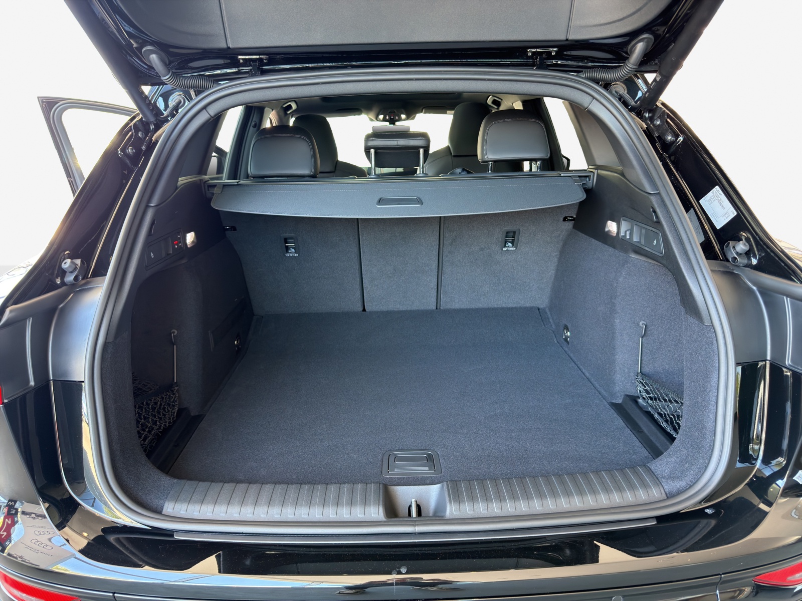 AUDI Q6 e-tron quattro-image-13