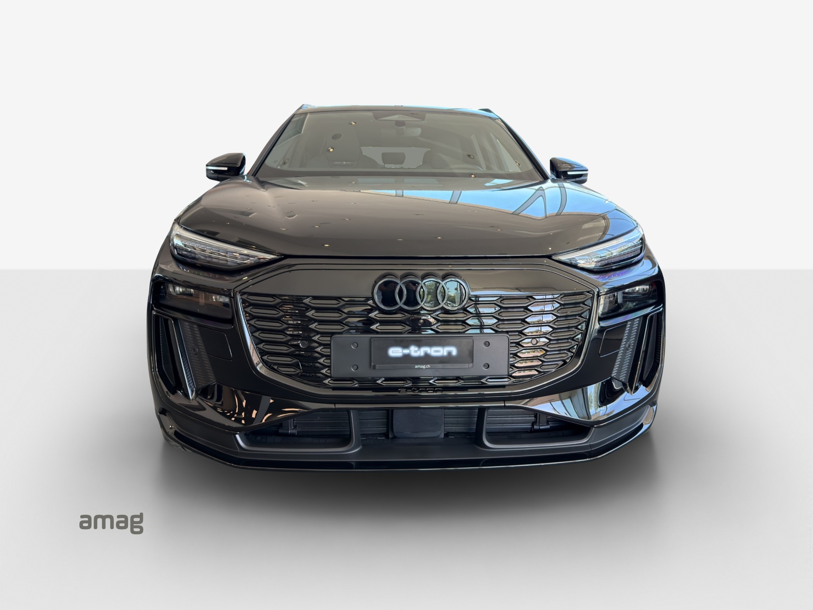 AUDI Q6 e-tron quattro-image-2