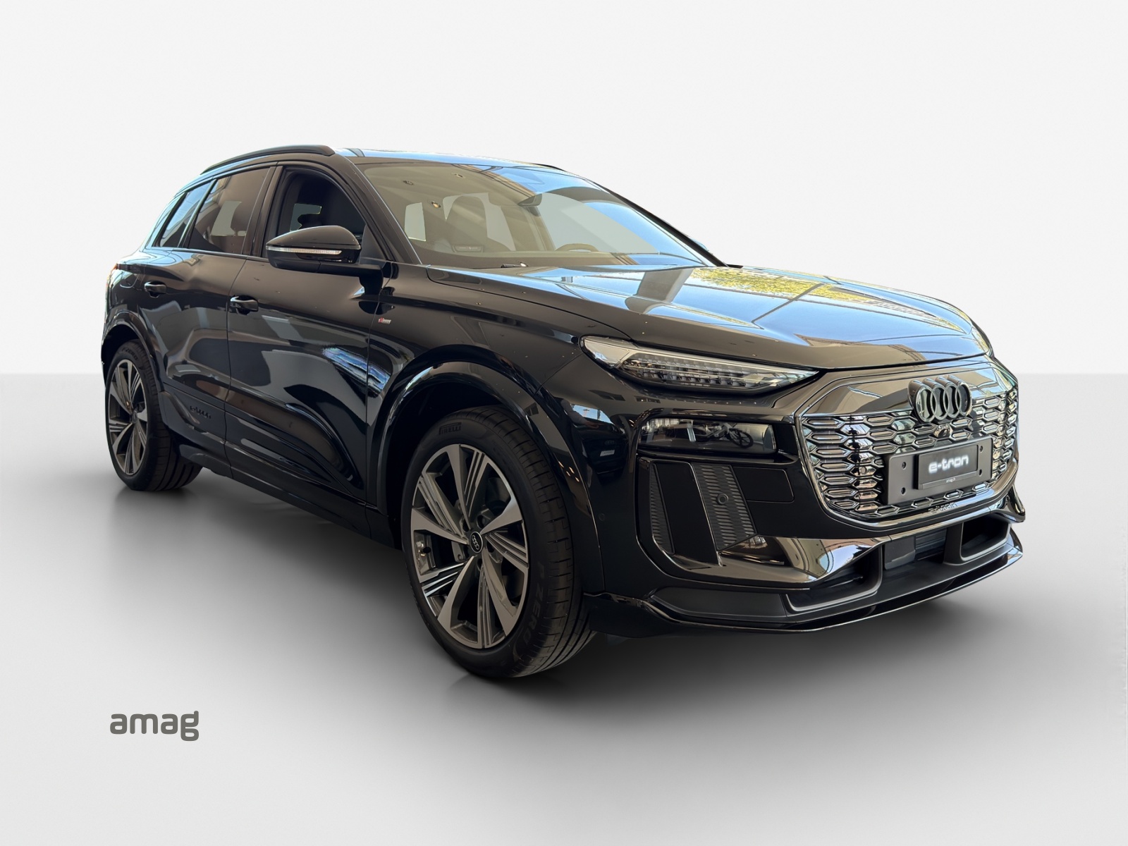 AUDI Q6 e-tron quattro-image-1