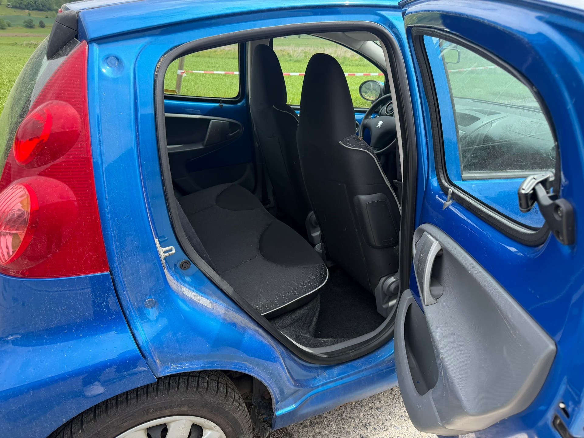 PEUGEOT 107 1.0 Trendy-image-10