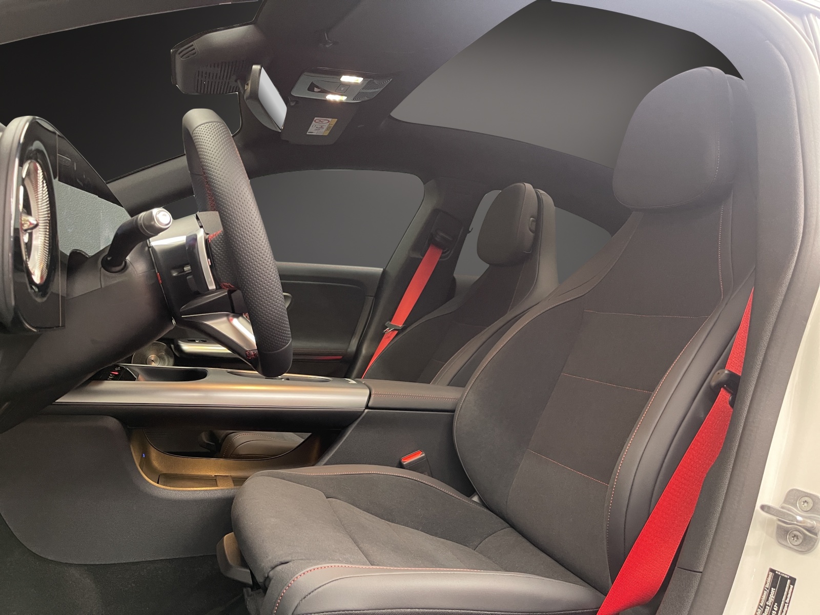 MERCEDES-BENZ CLA 200-image-9