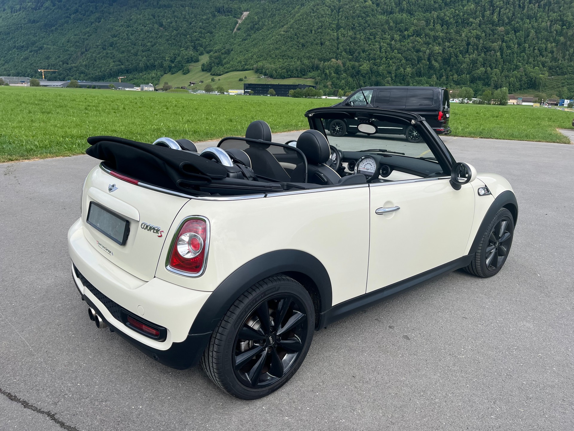 MINI Cooper S Cabriolet-image-6