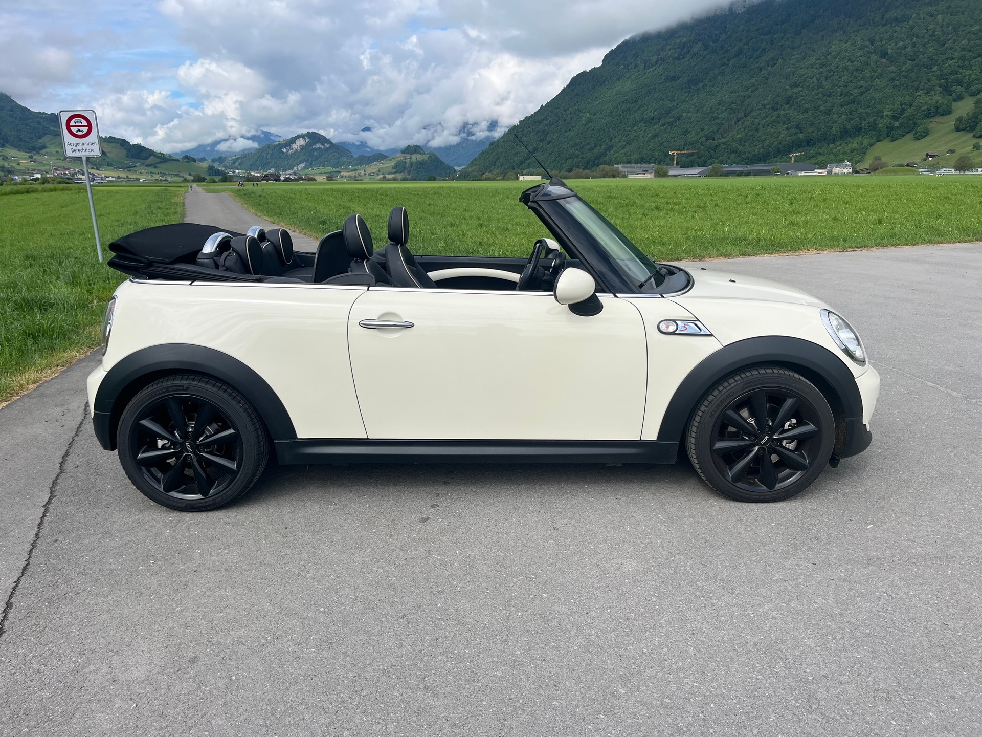 MINI Cooper S Cabriolet-image-4