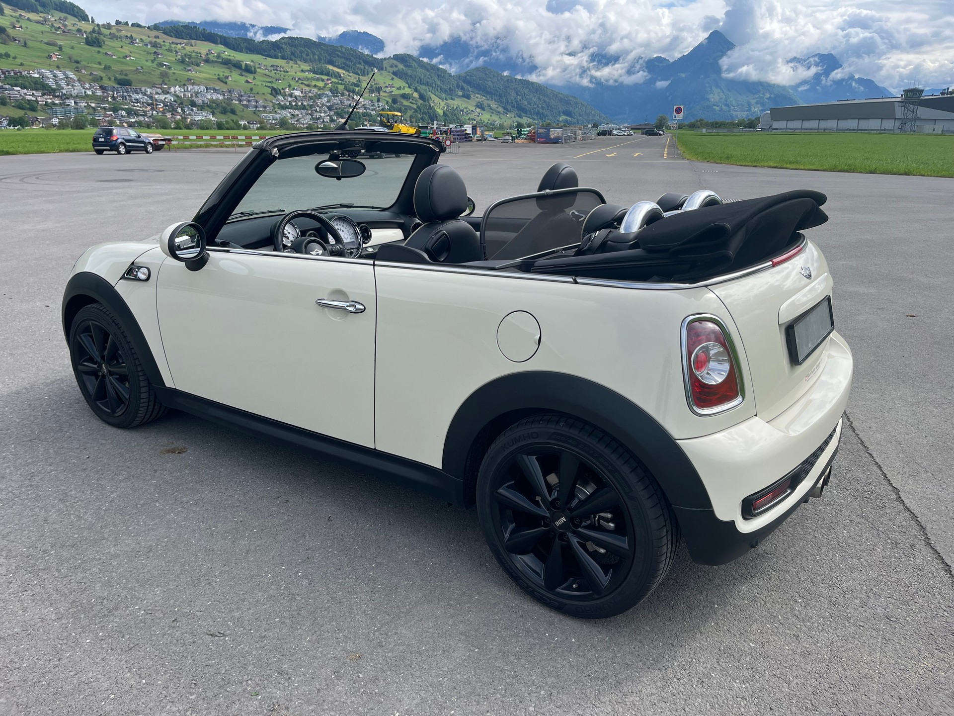 MINI Cooper S Cabriolet-image-5