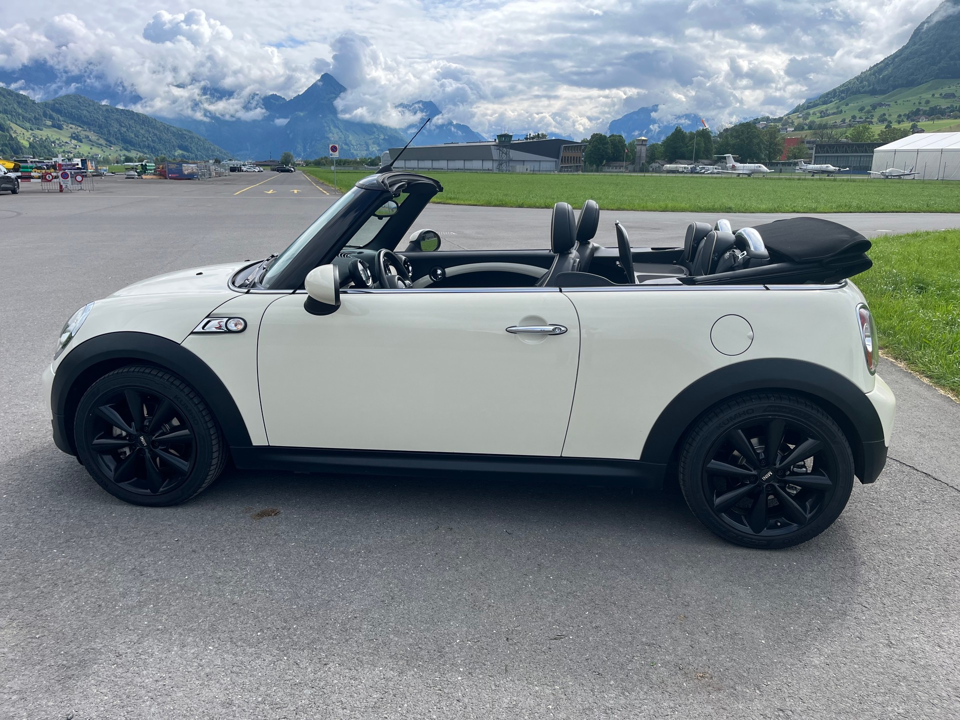 MINI Cooper S Cabriolet-image-3