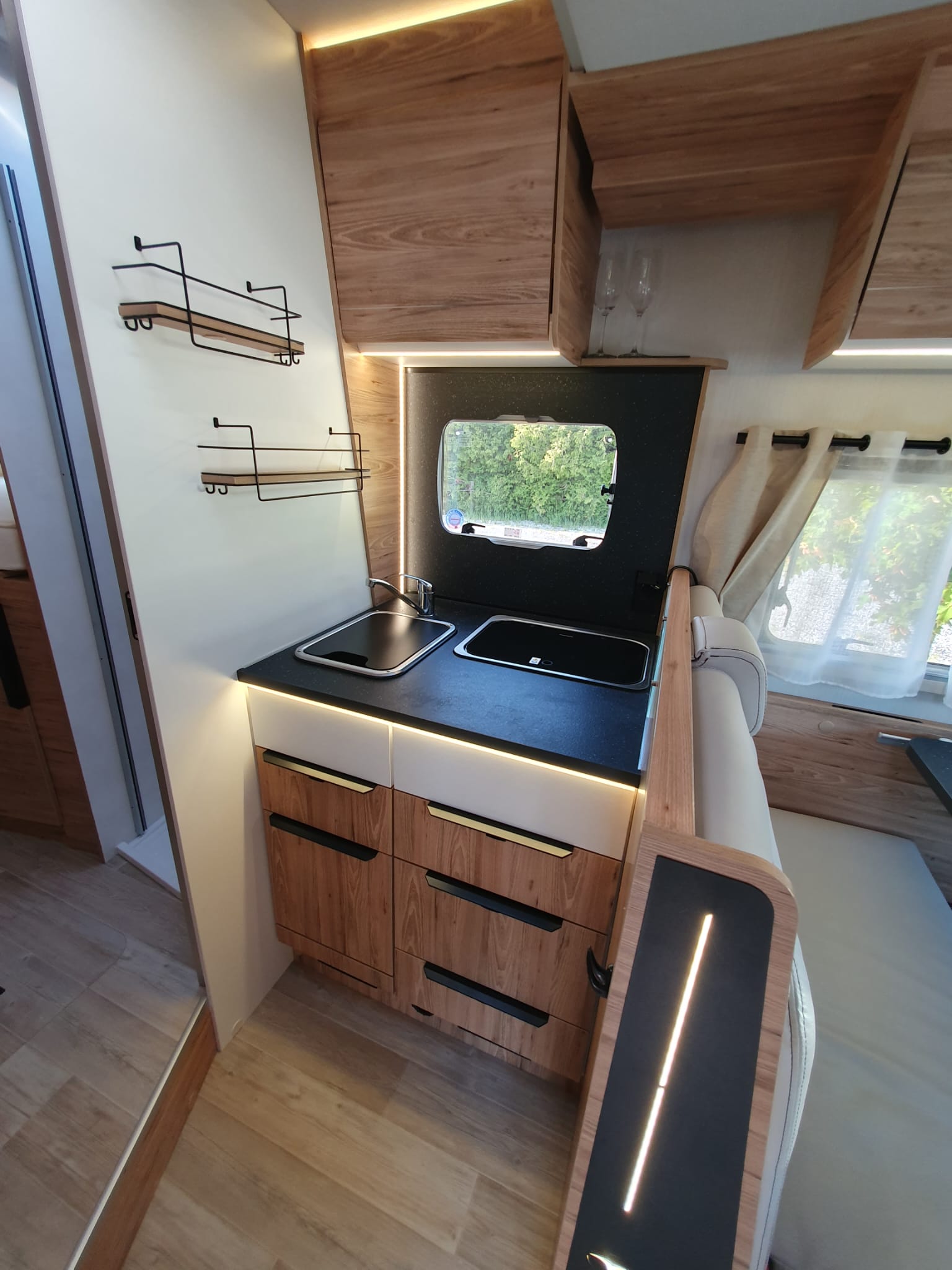 PILOTE P696GJ-image-23