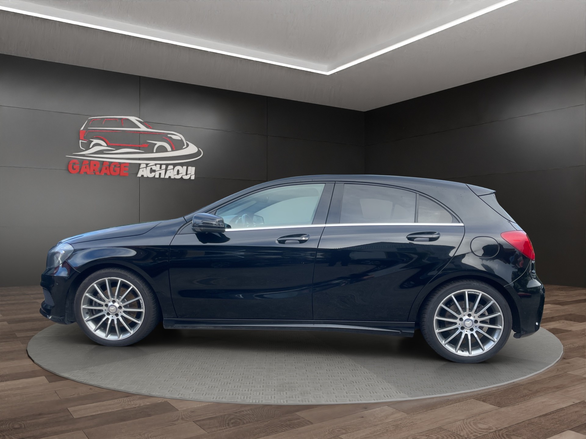 MERCEDES-BENZ A 220 CDI AMG Line 7G-DCT-image-2