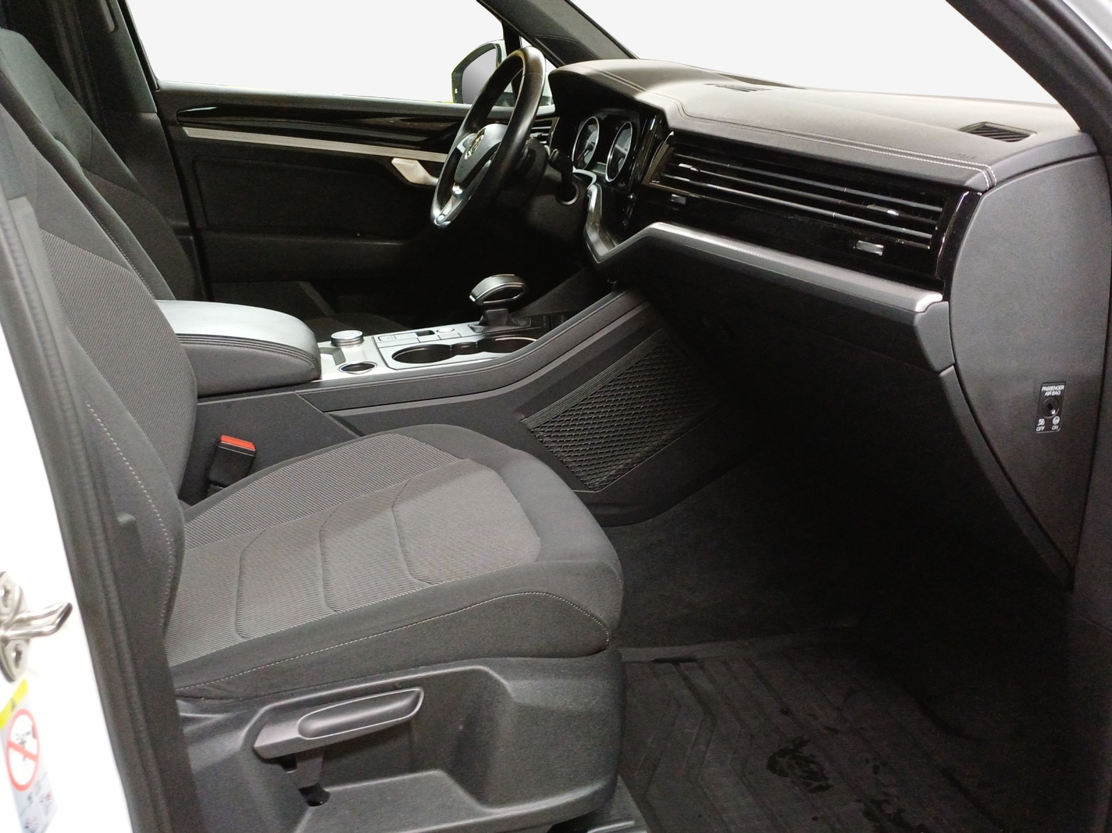 VW Touareg 3.0 TDI Basic Tiptronic-image-13