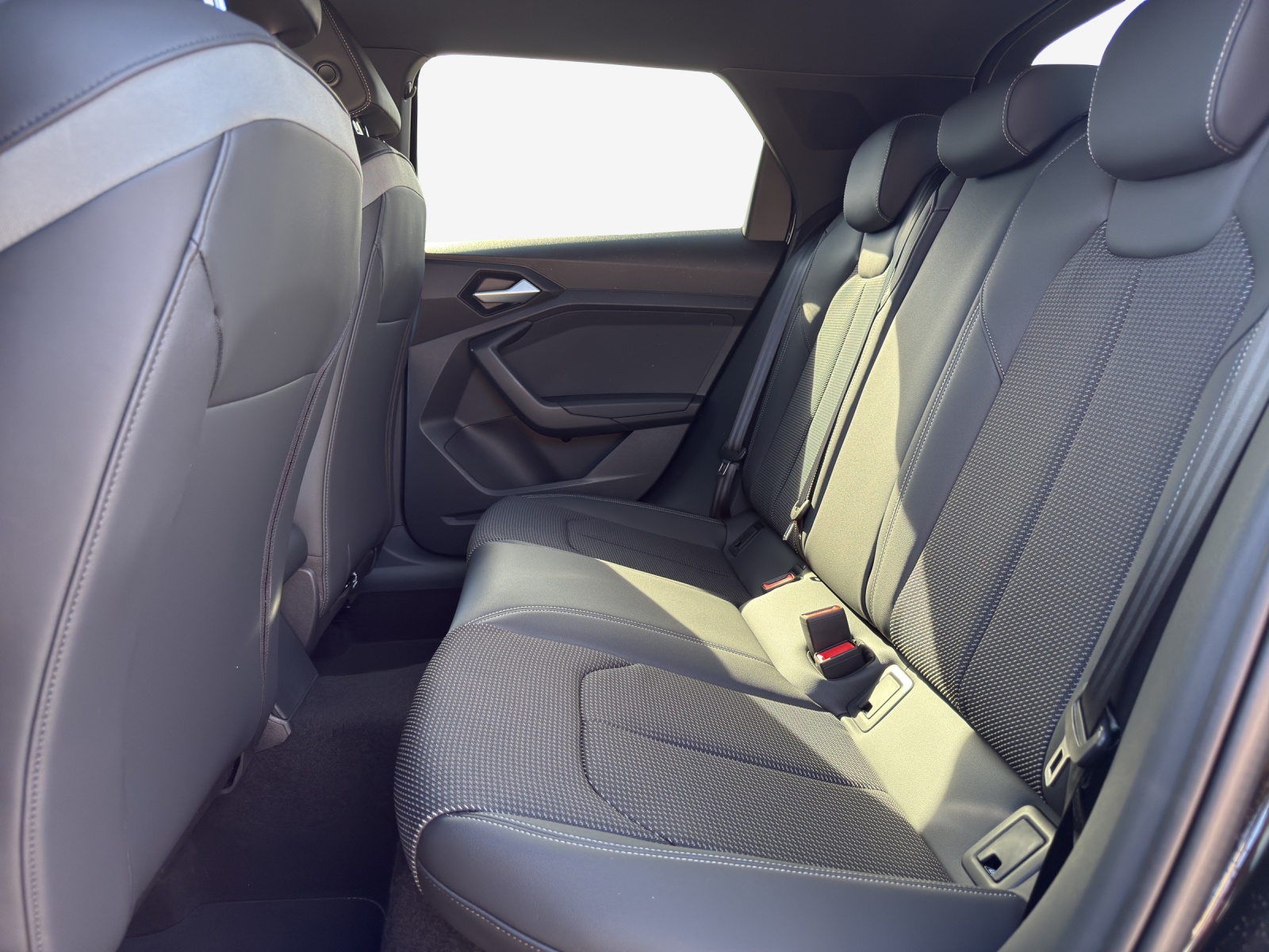 AUDI A1 Sportback 30 TFSI Attraction S-tronic-image-15