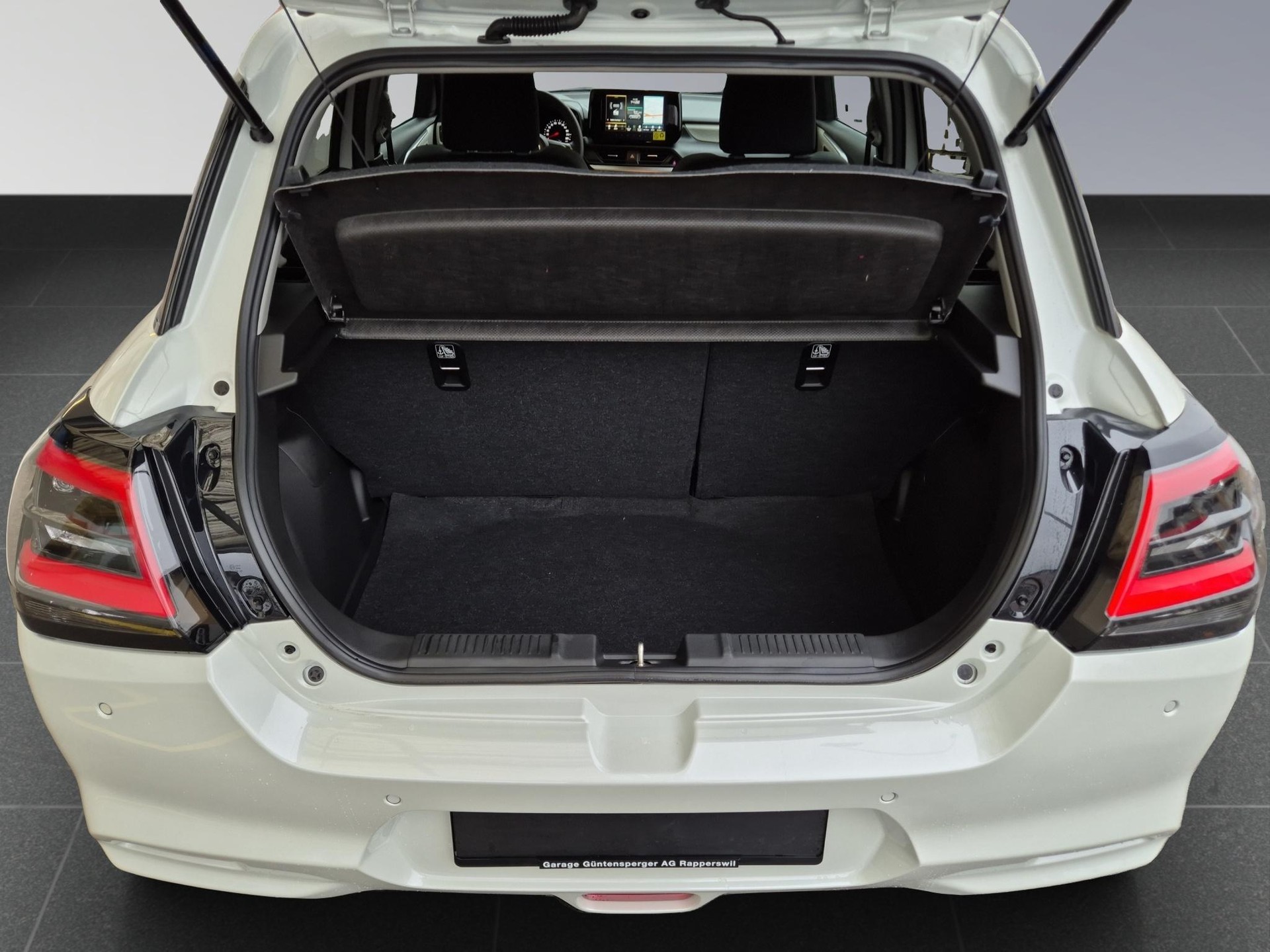 SUZUKI Swift 1.2 Compact Top Hybrid-image-17
