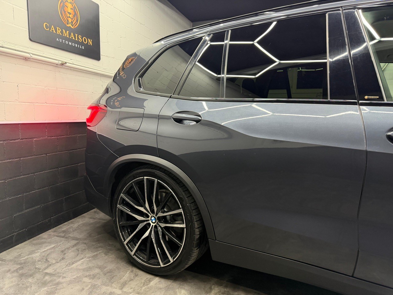 BMW X5 xDrive 30d Steptronic | Head-Up | Harman/Kardon | Luftfahrwerk | AHK 3.5T | Standheizung-image-4