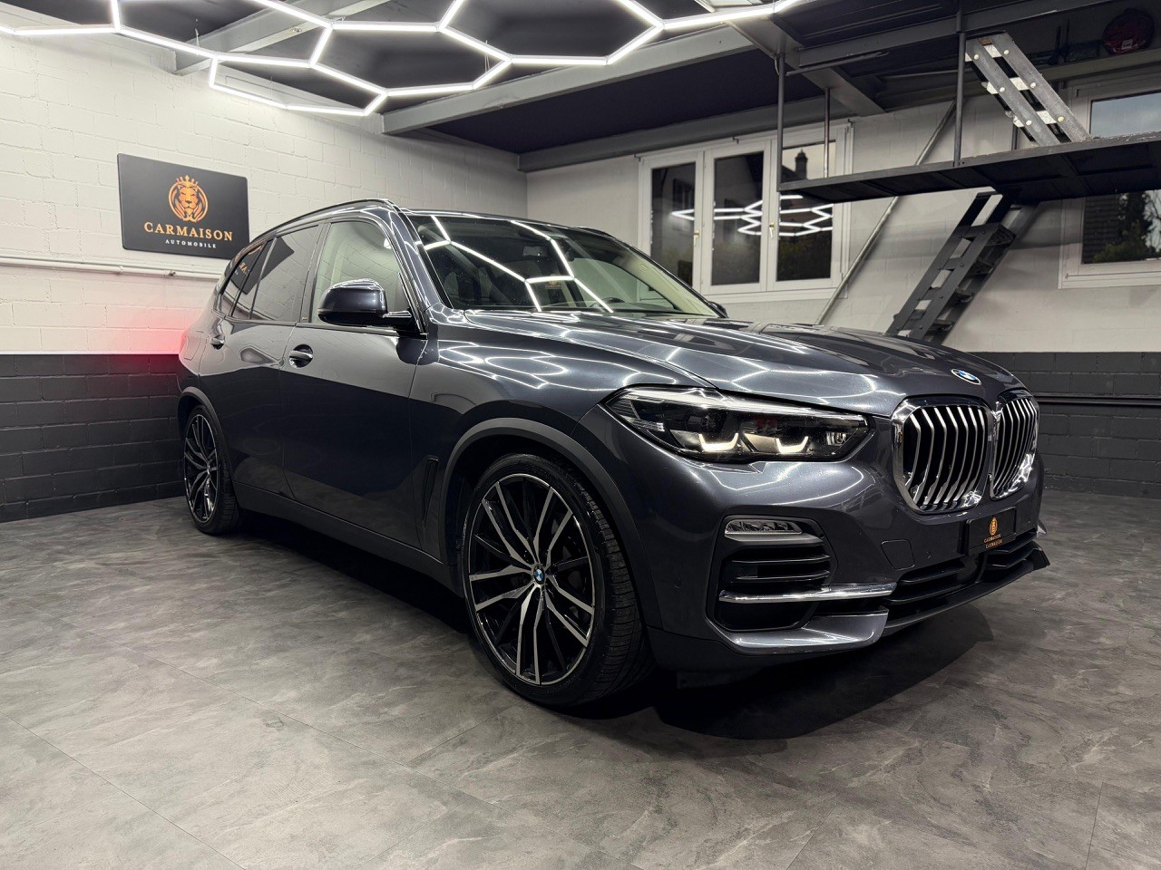 BMW X5 xDrive 30d Steptronic | Head-Up | Harman/Kardon | Luftfahrwerk | AHK 3.5T | Standheizung-image-0