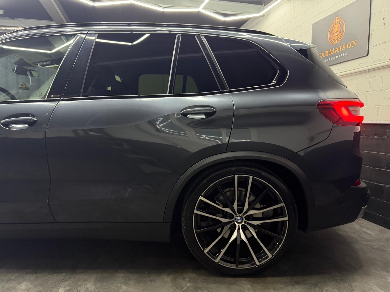 BMW X5 xDrive 30d Steptronic | Head-Up | Harman/Kardon | Luftfahrwerk | AHK 3.5T | Standheizung-image-3