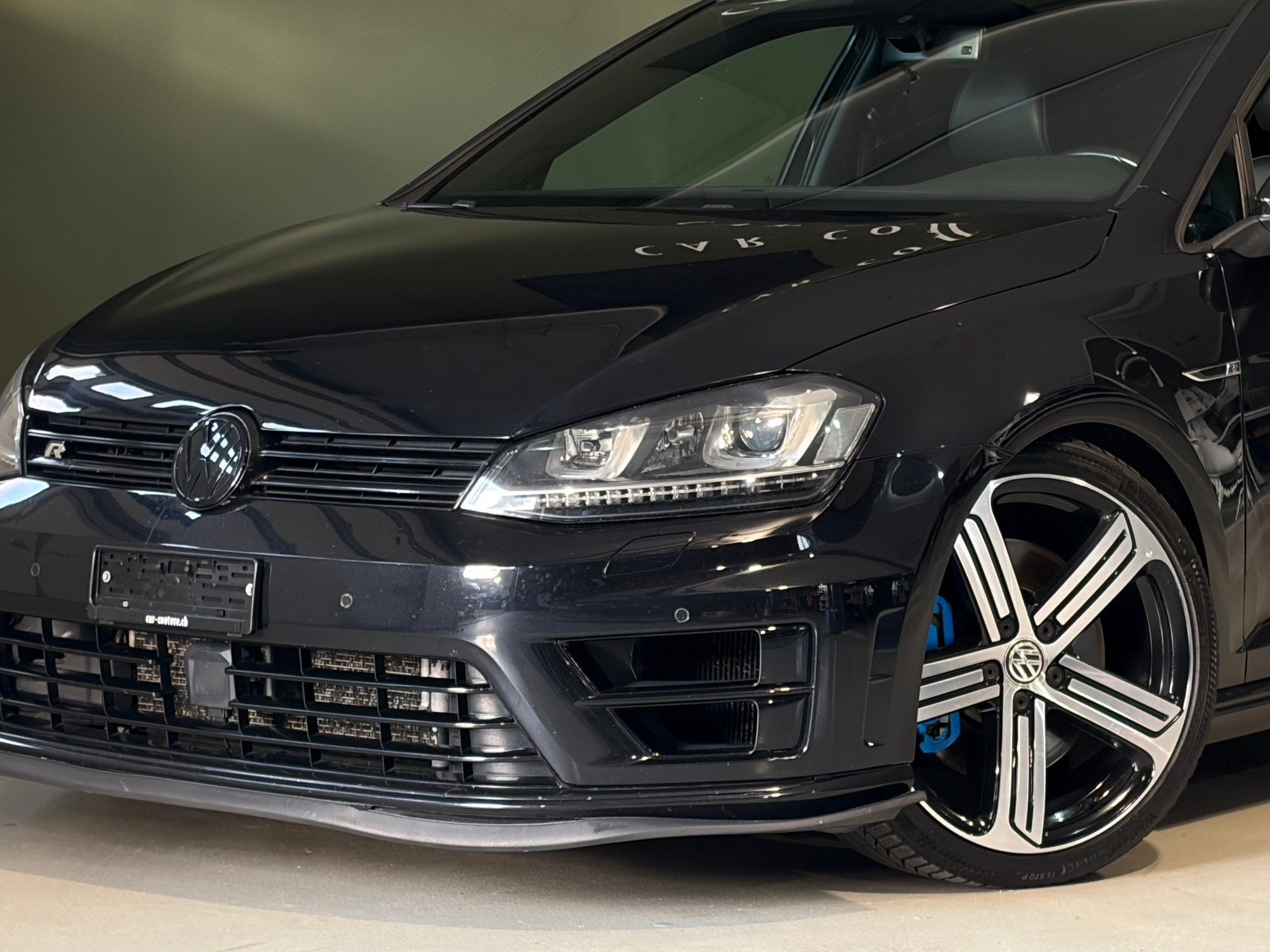 VW Golf 2.0 TSI R 4Motion DSG * MFK 28. 01 2026 *-showroom-element-2