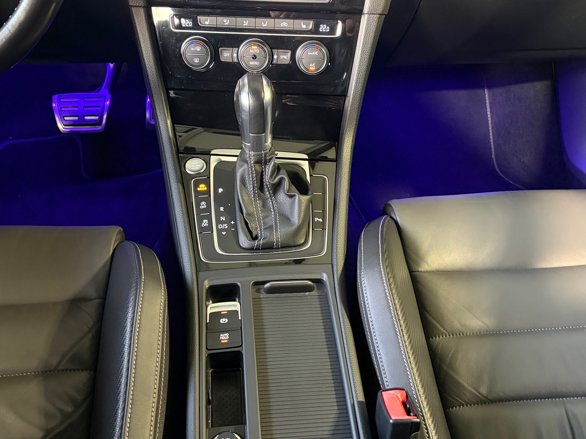 VW Golf 2.0 TSI R 4Motion DSG * MFK 28. 01 2026 *-image-12