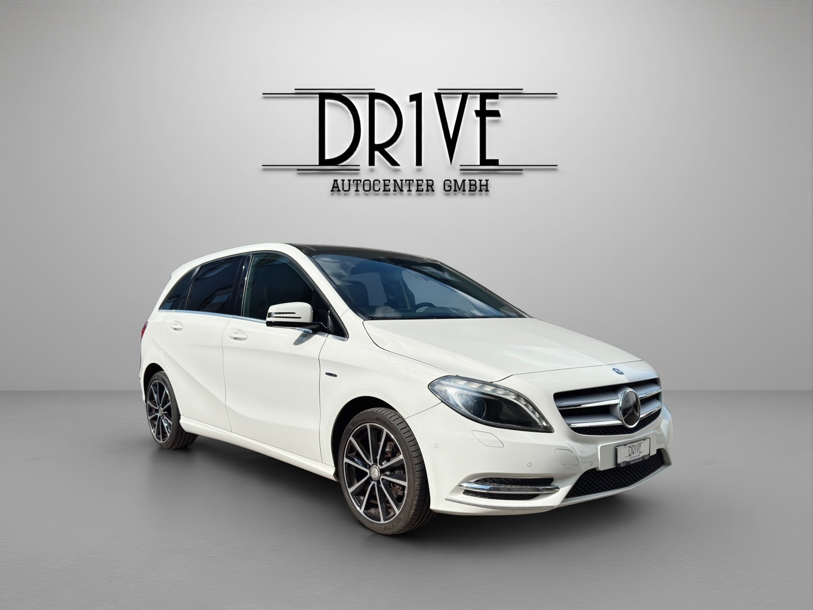 MERCEDES-BENZ B 180-showroom-element-2