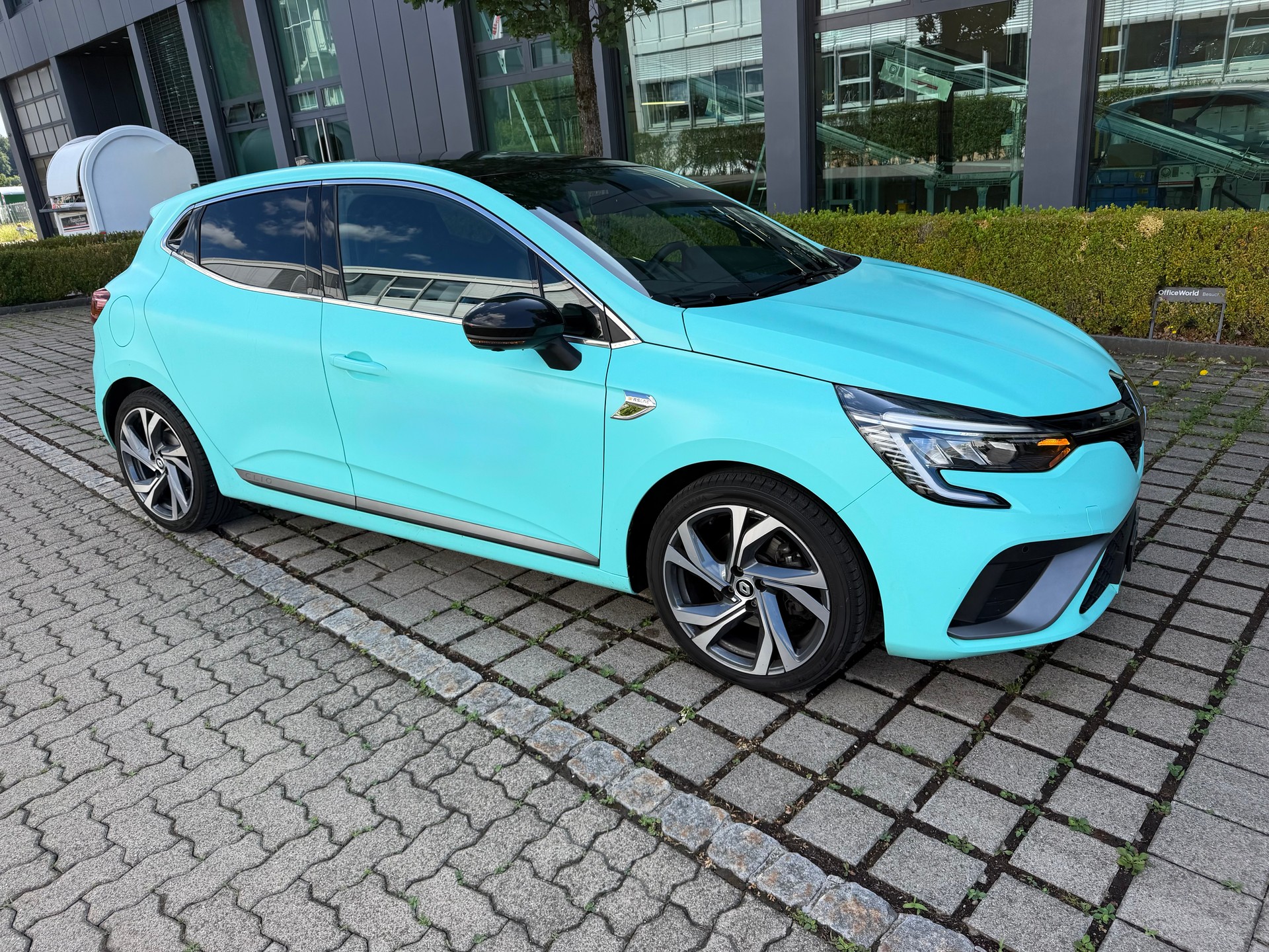 RENAULT Clio 1.6 E-Tech RS Line-image-22