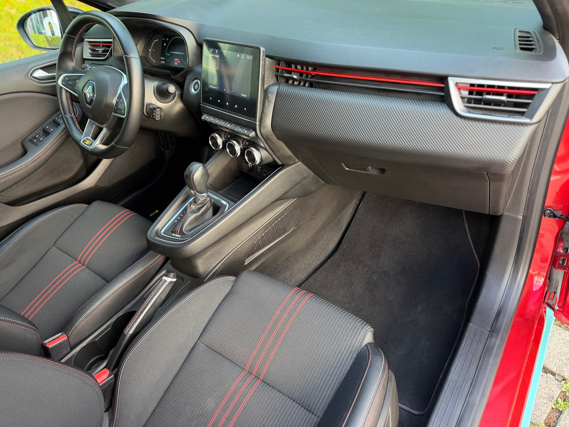 RENAULT Clio 1.6 E-Tech RS Line-image-14