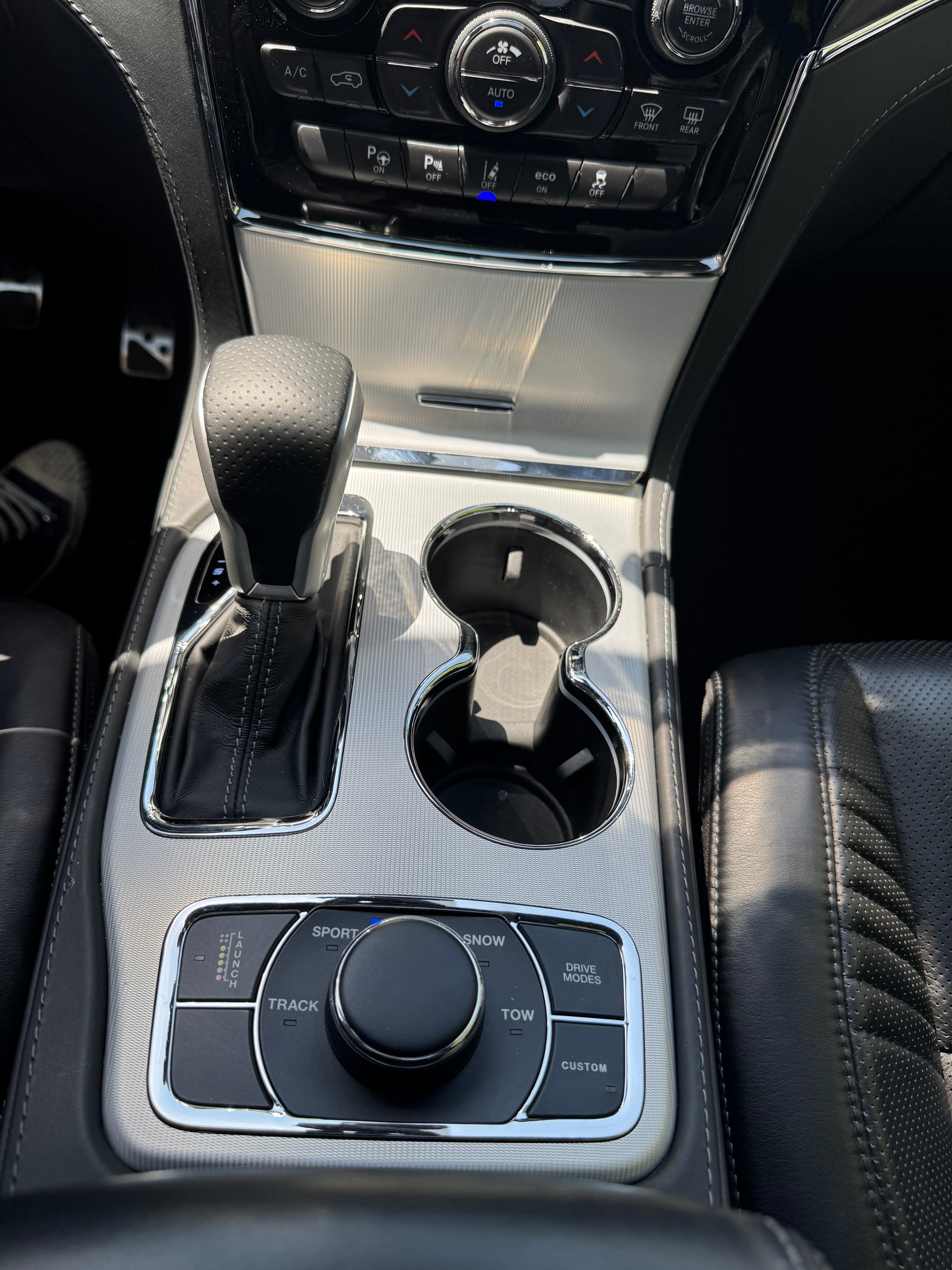 JEEP 6.4 V8 HEMI SRT8-image-9