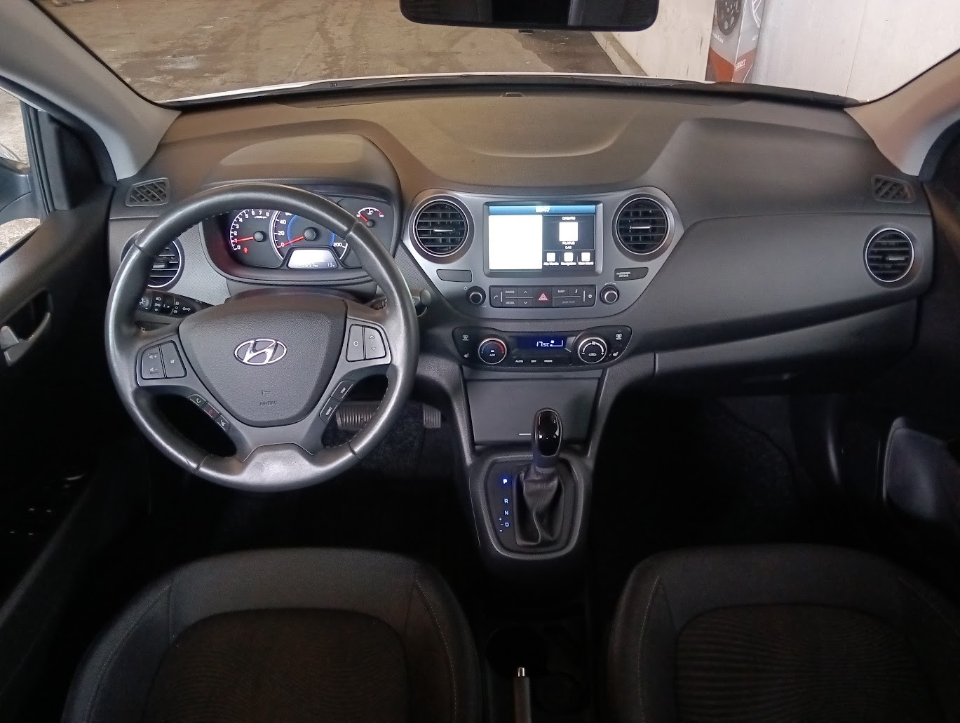 HYUNDAI i10 1.2 Vertex Automatic-image-7