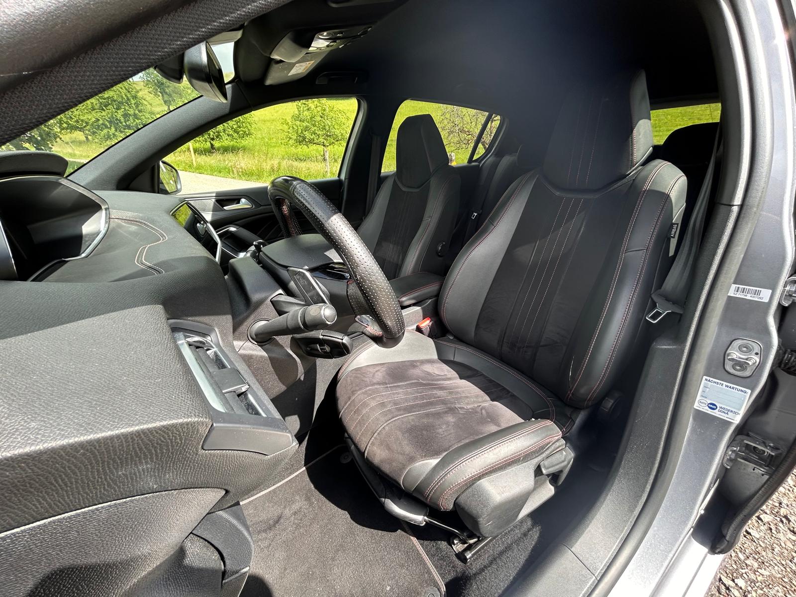 PEUGEOT 308 1.2 Pure Tech GT Pack EAT8-image-14