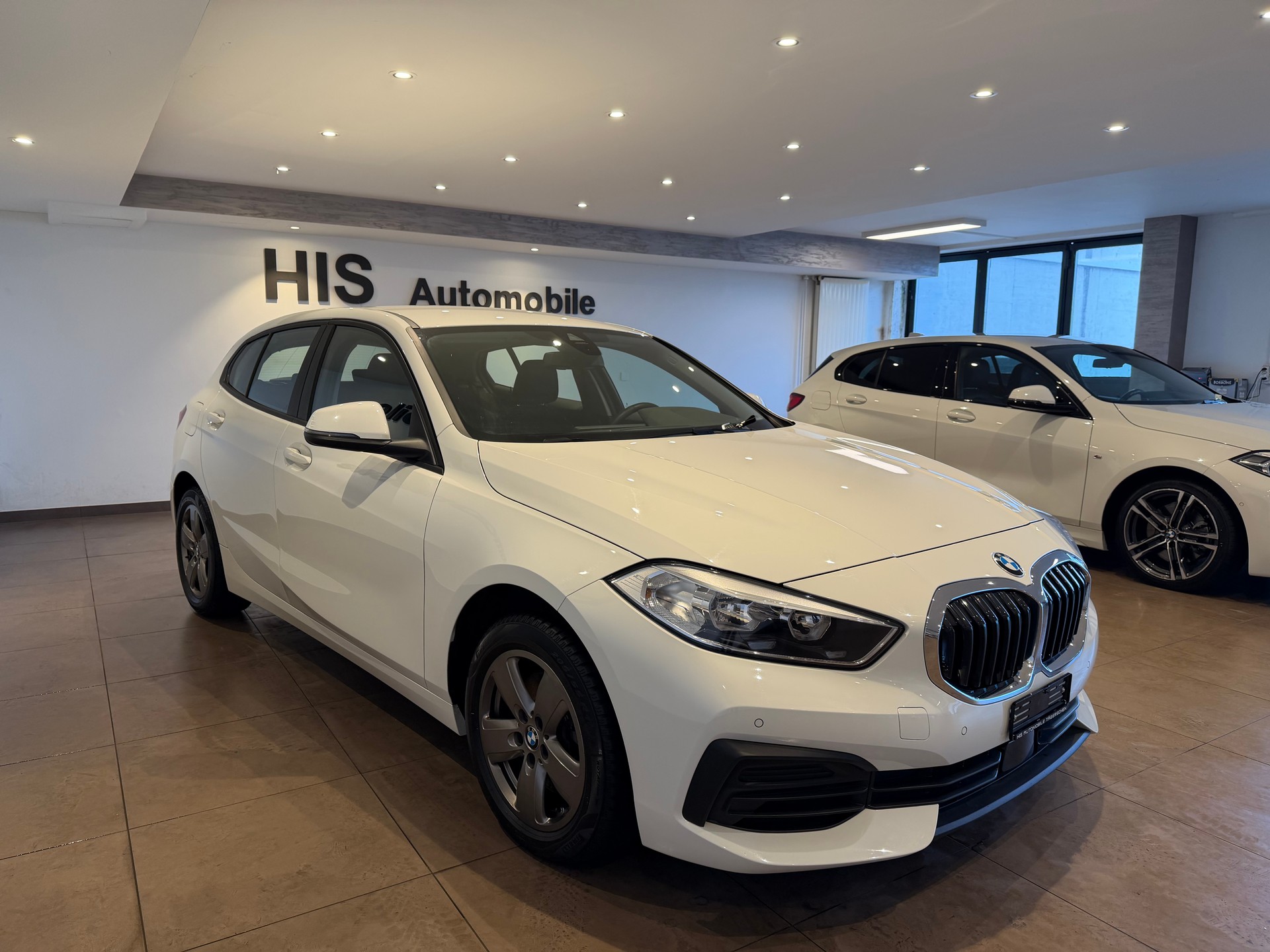 BMW 118i Advantage-image-3