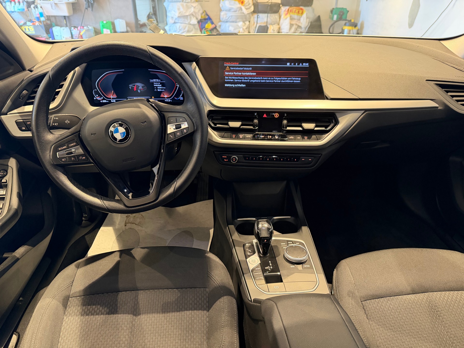 BMW 118i Advantage-image-9