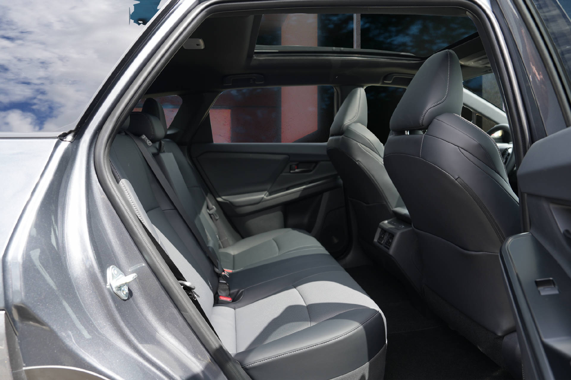 TOYOTA bZ4X Touring Premium AWD-image-9