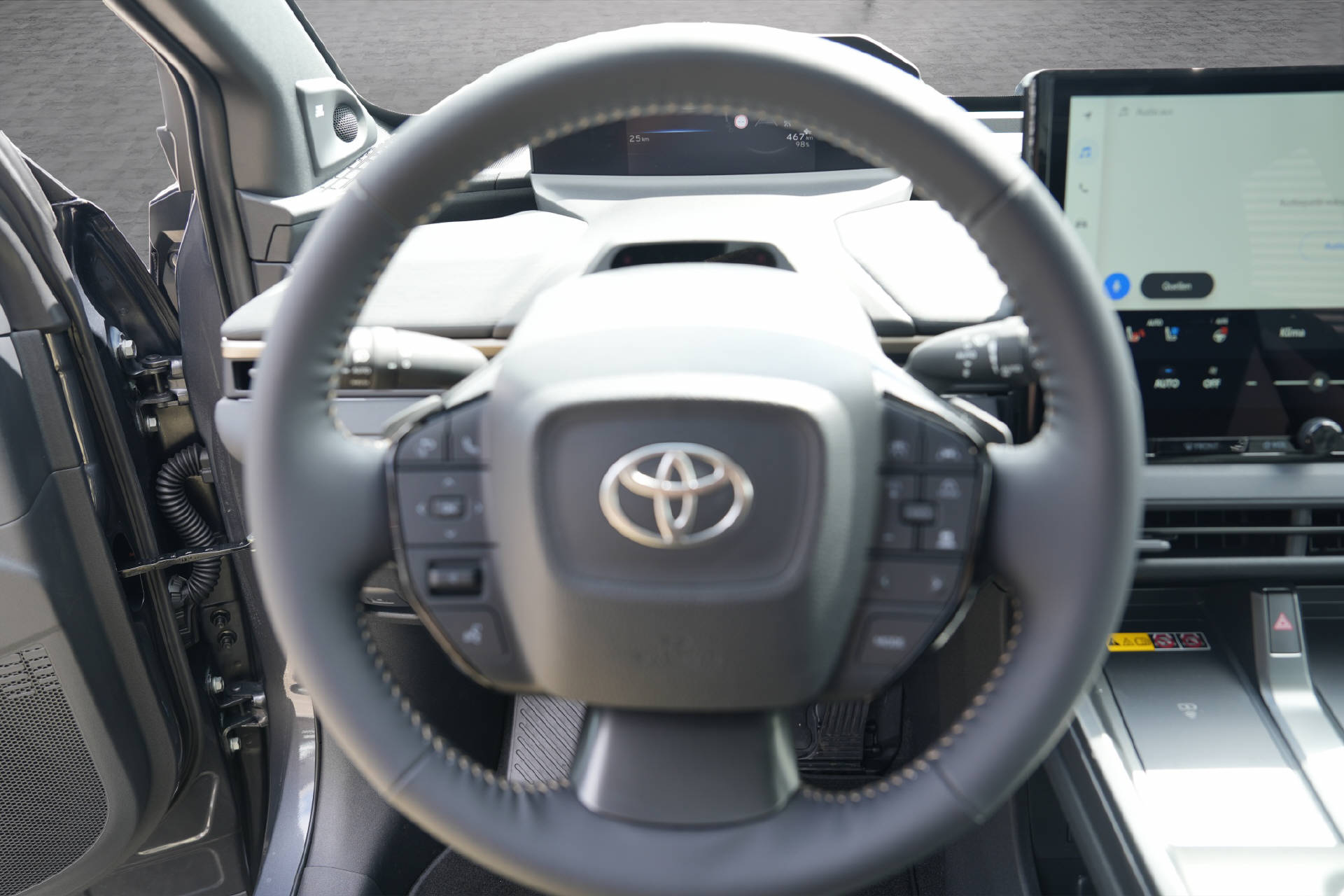 TOYOTA bZ4X Touring Premium AWD-image-13